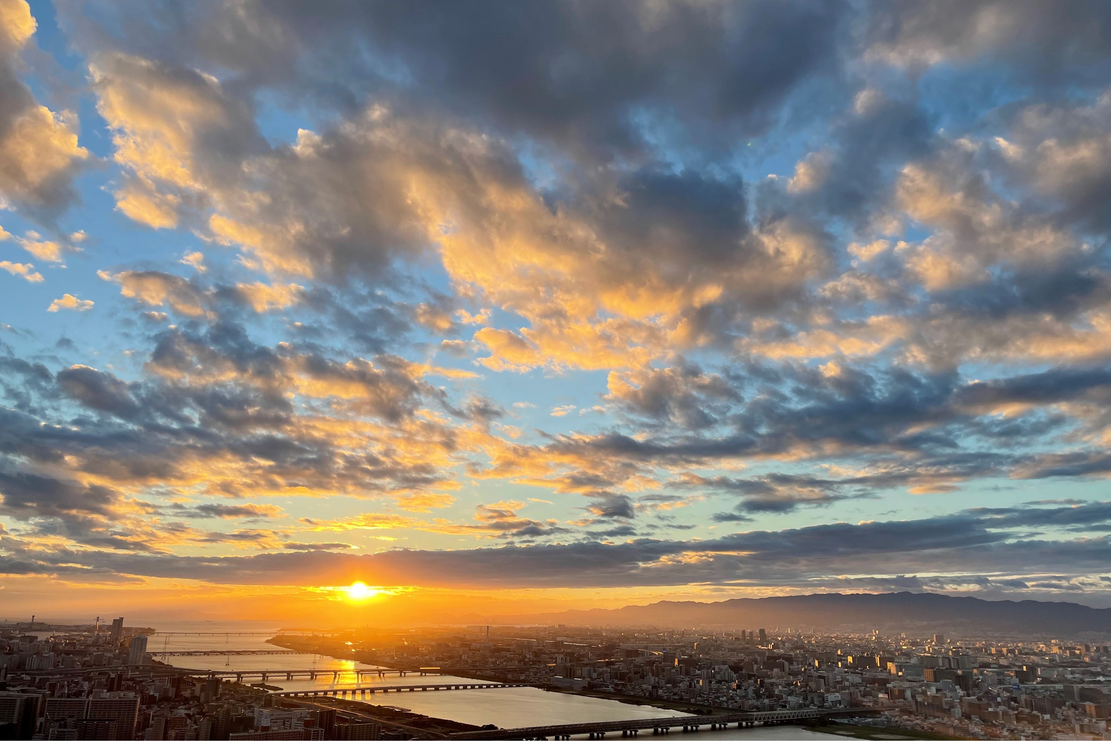 空中庭園展望台からの夕景
