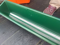 プランターへの設置の様子