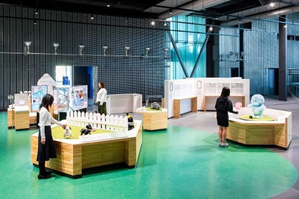 「ハロー！ ロボット」の展示空間