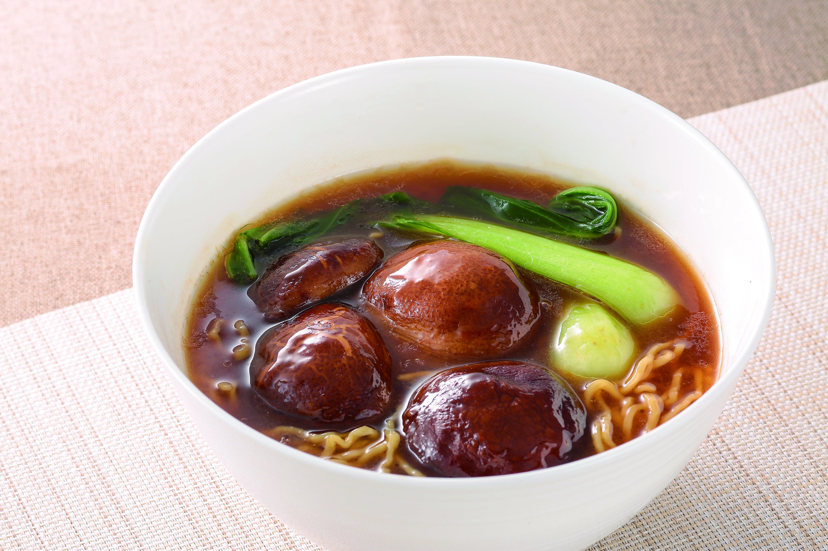 【中国料理　虎包】 今月の麺ランチ：特選　諸塚村の椎茸麺（醤油味）二種点心付き　1,408円