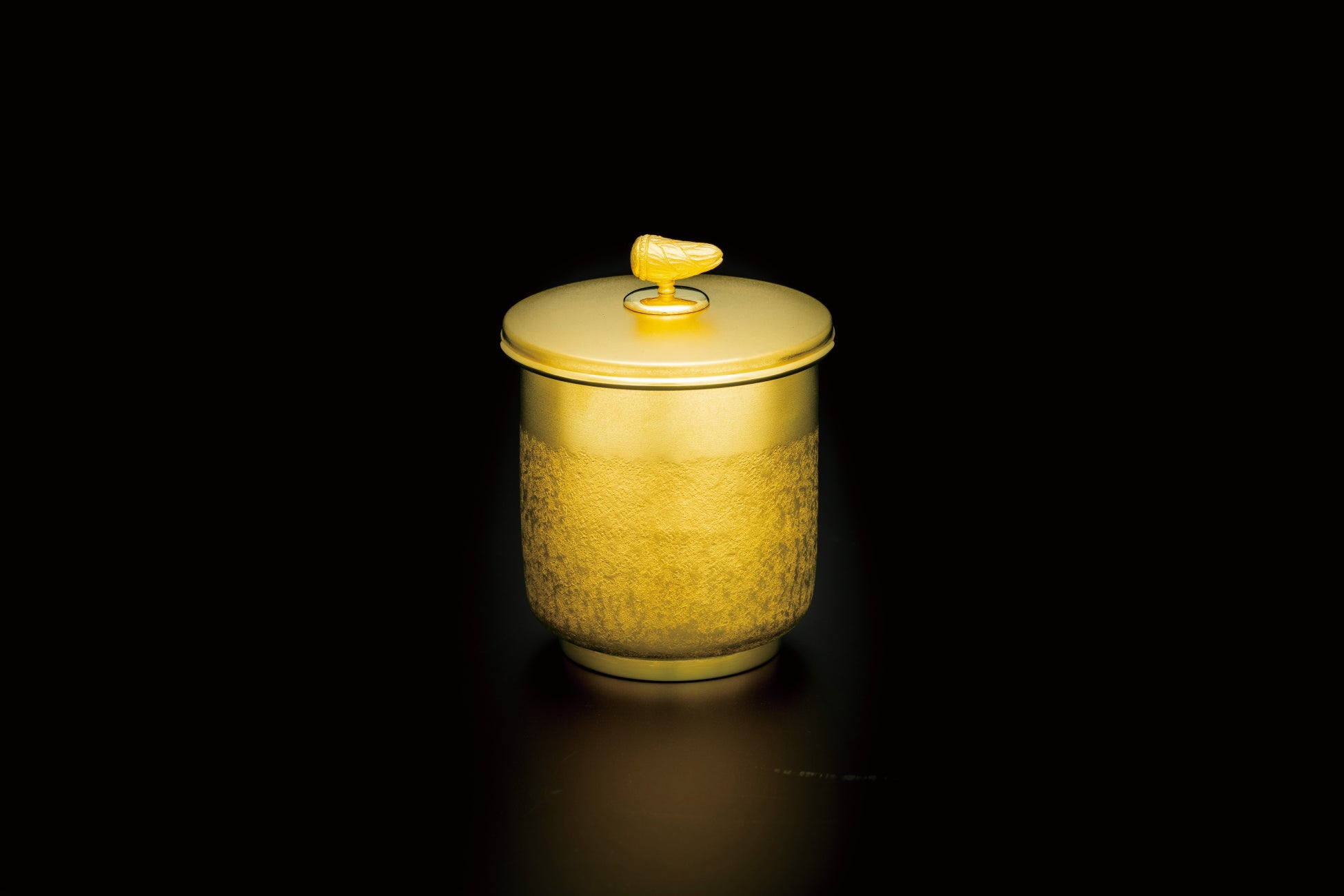 金価格高騰で注目!横浜髙島屋で開催「大黄金展」特別展示「黄金の龍」2m超 金価格高騰で注目!横浜髙島屋で開催「大黄金展」特別展示「黄金の龍」2m超