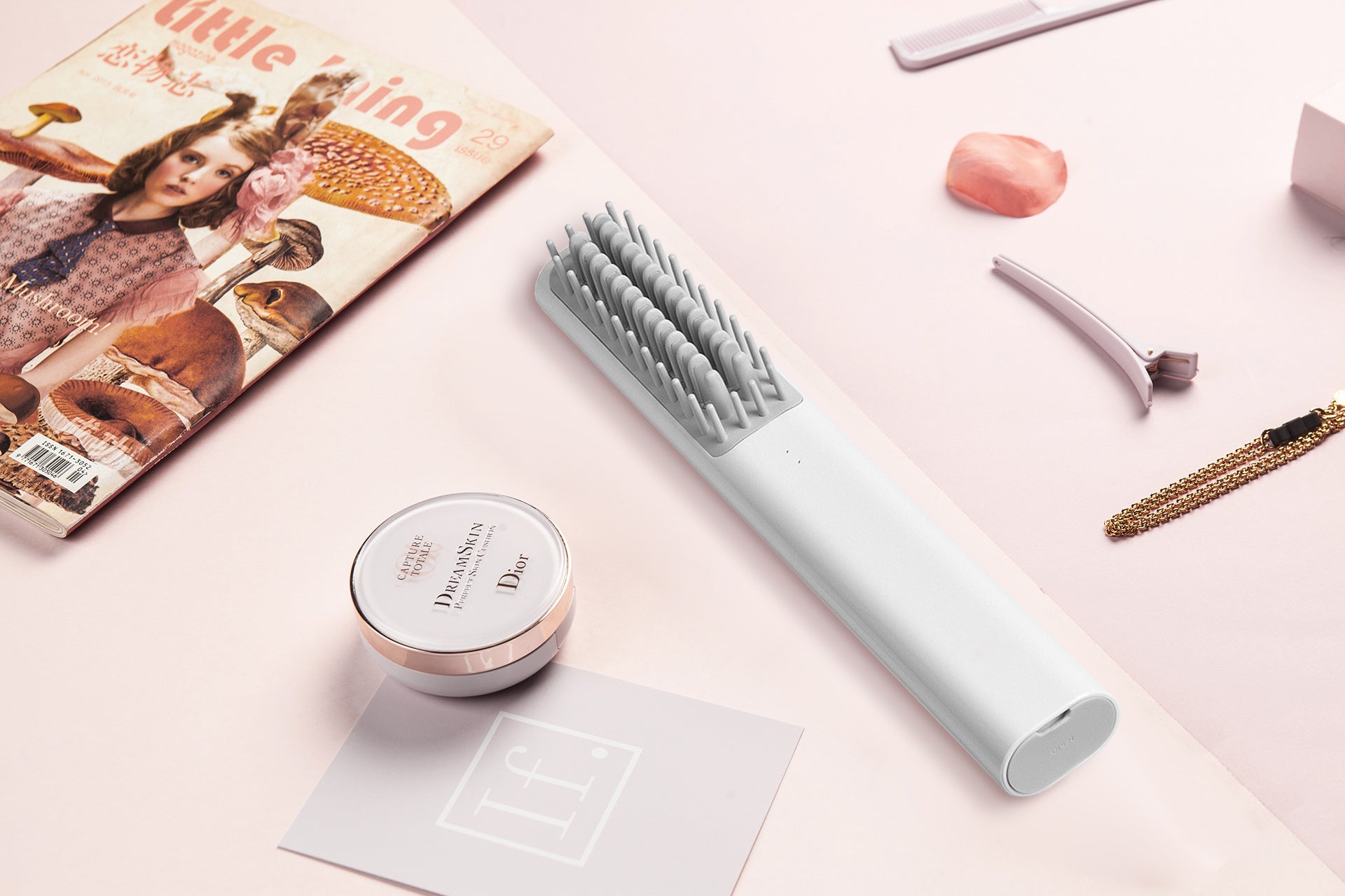 とかすだけで手軽に理想の髪型へ わずか235g 超軽量コードレスヒートブラシrp 株式会社sunoneのプレスリリース とかすだけで手軽に理想の髪型へ わずか235g 超軽量コードレスヒートブラシrp 株式会社sunoneのプレスリリース