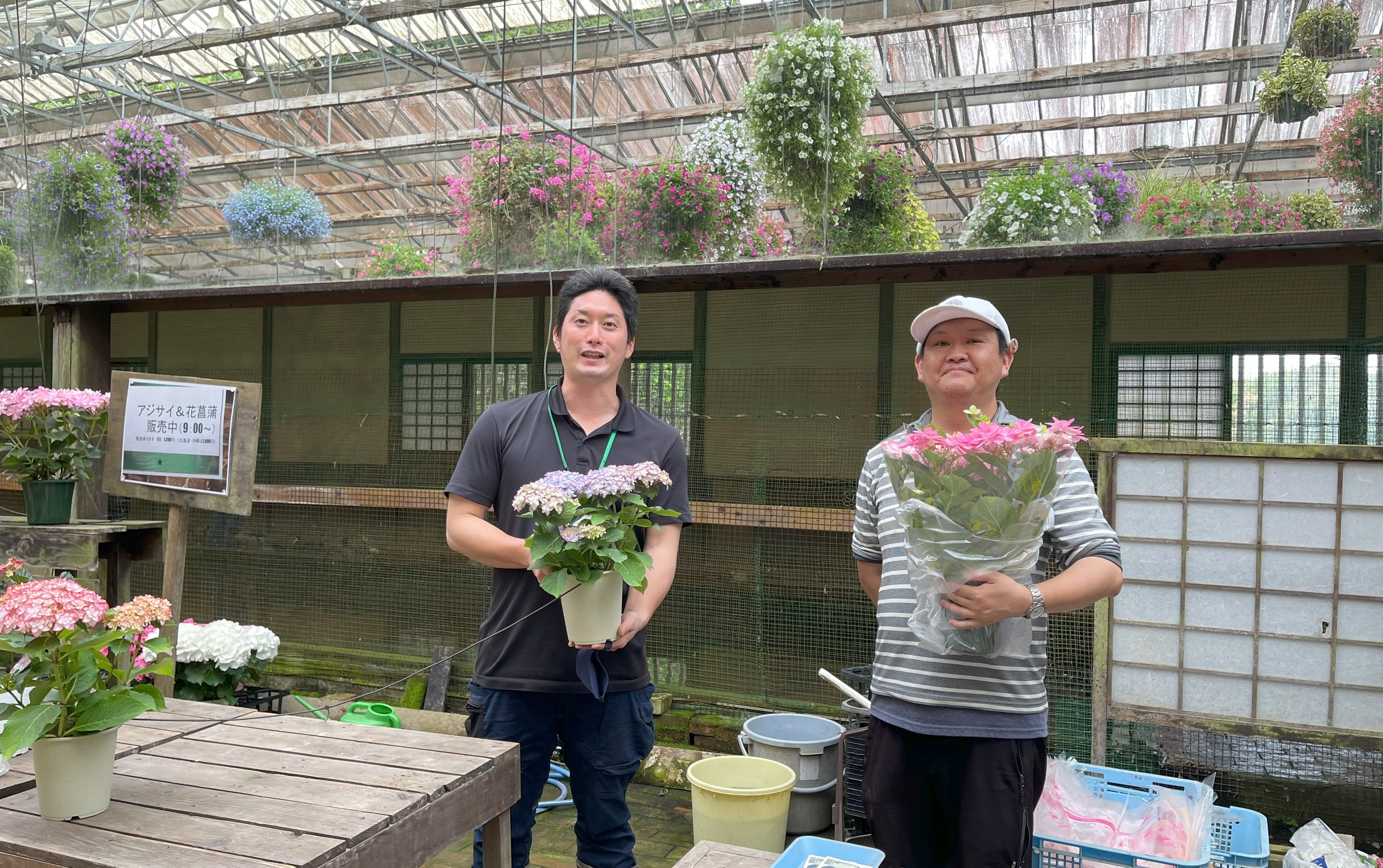 僕らが花売店担当です。