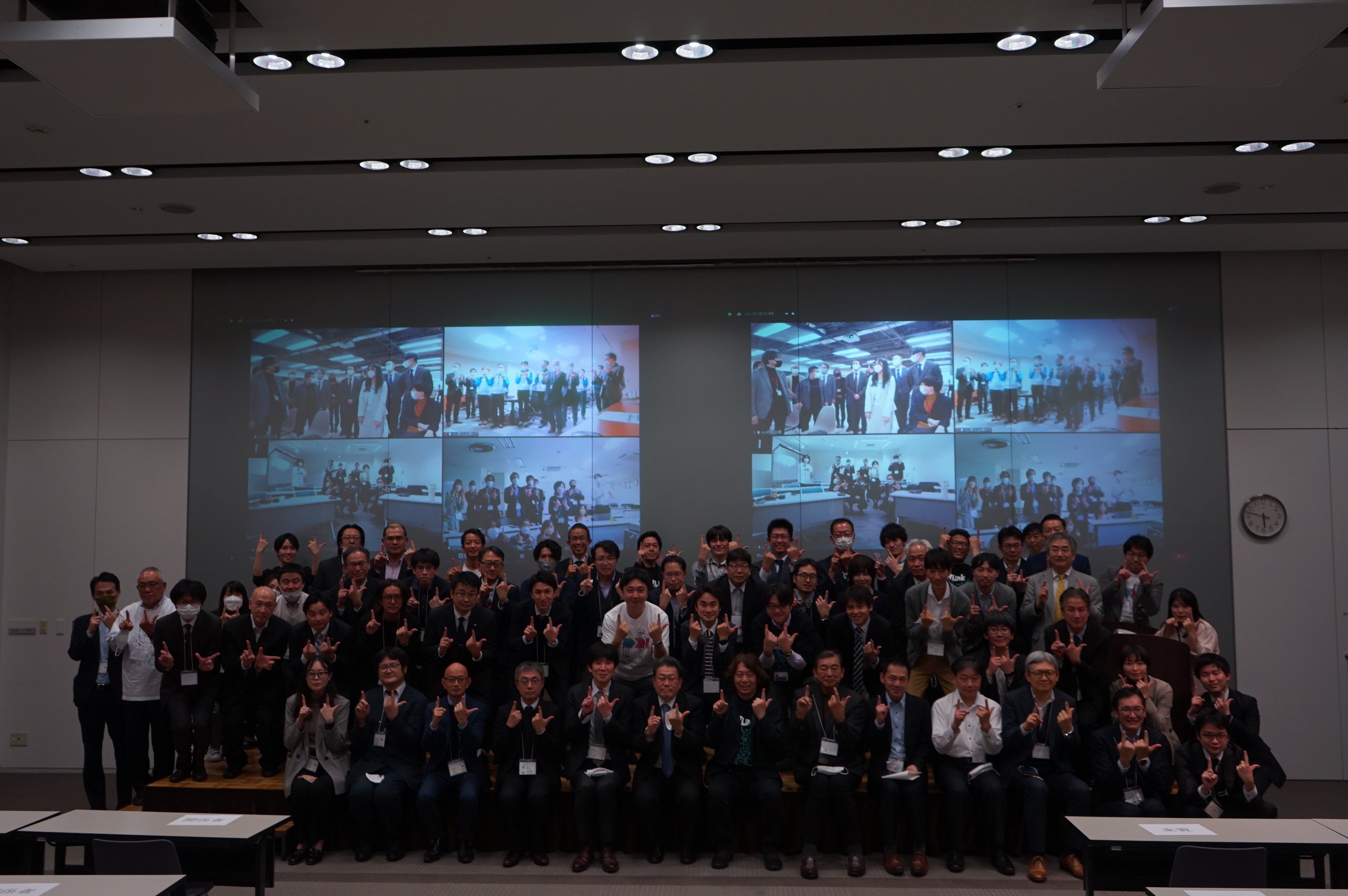 関東会場から撮影した全国5か所の集合写真