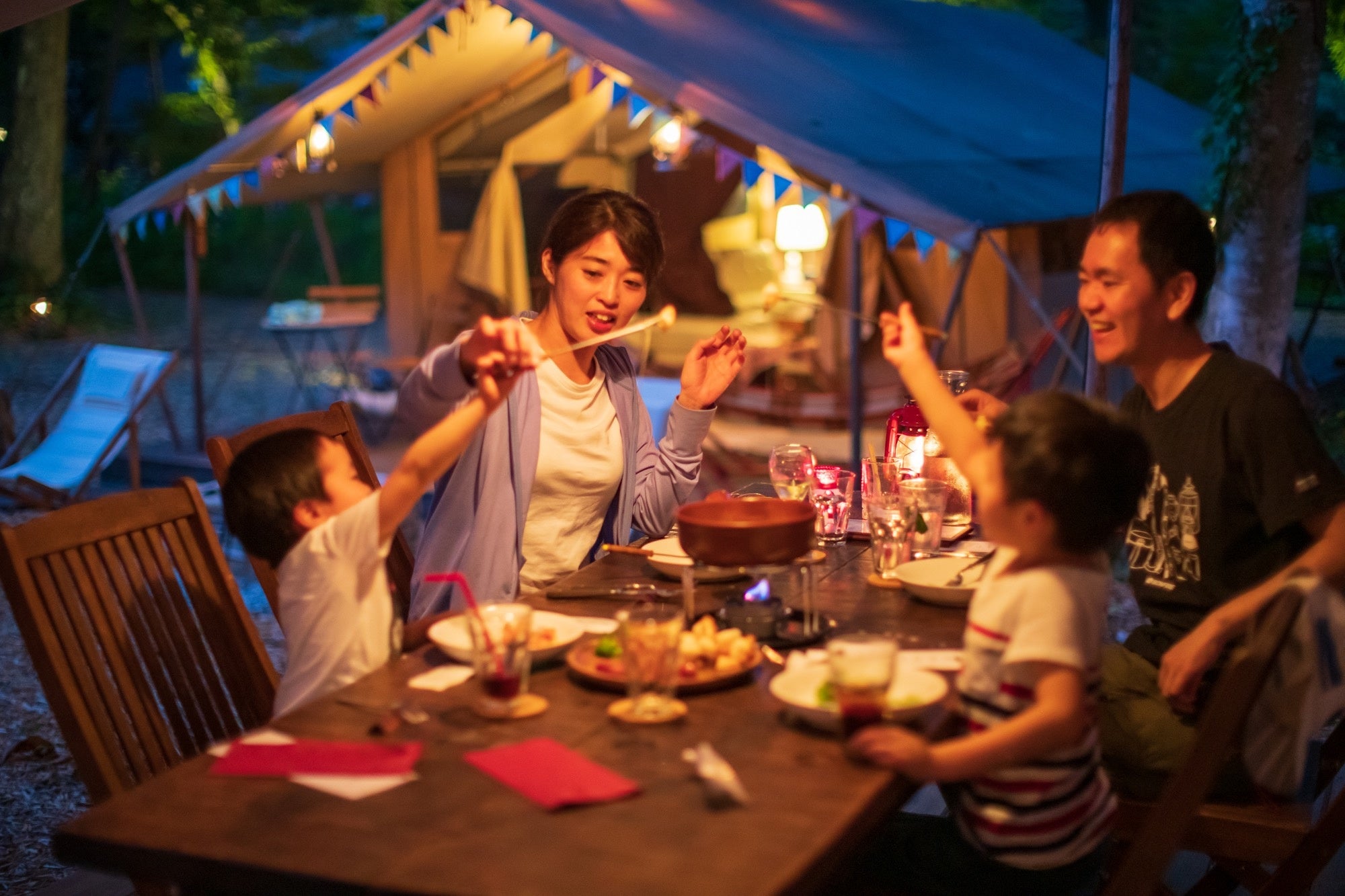 グループ・カップルでチーズフォンデュ（夏は外でお召し上がりになれます）