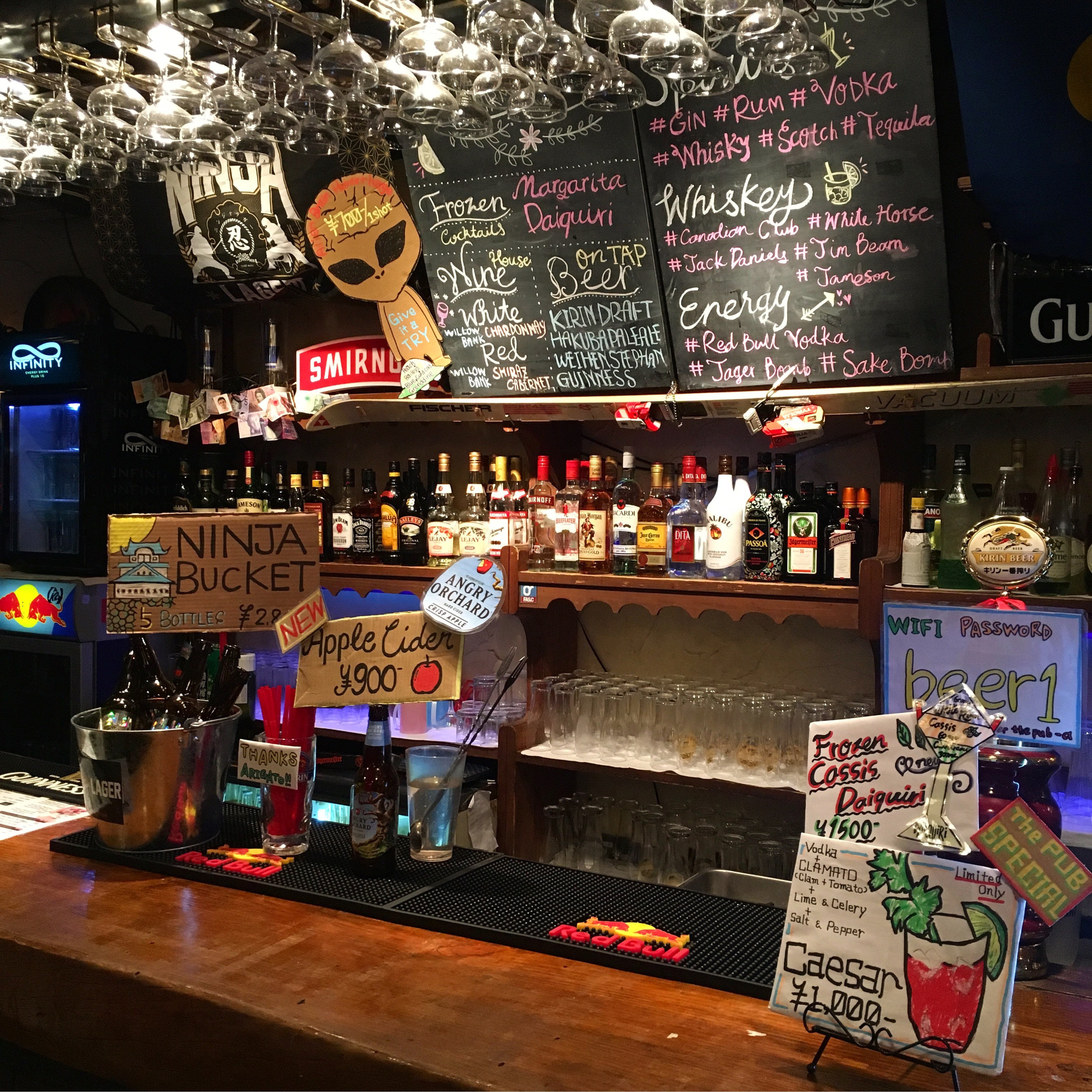 ホテル隣接「The Pub　英国調パブ&居酒屋」