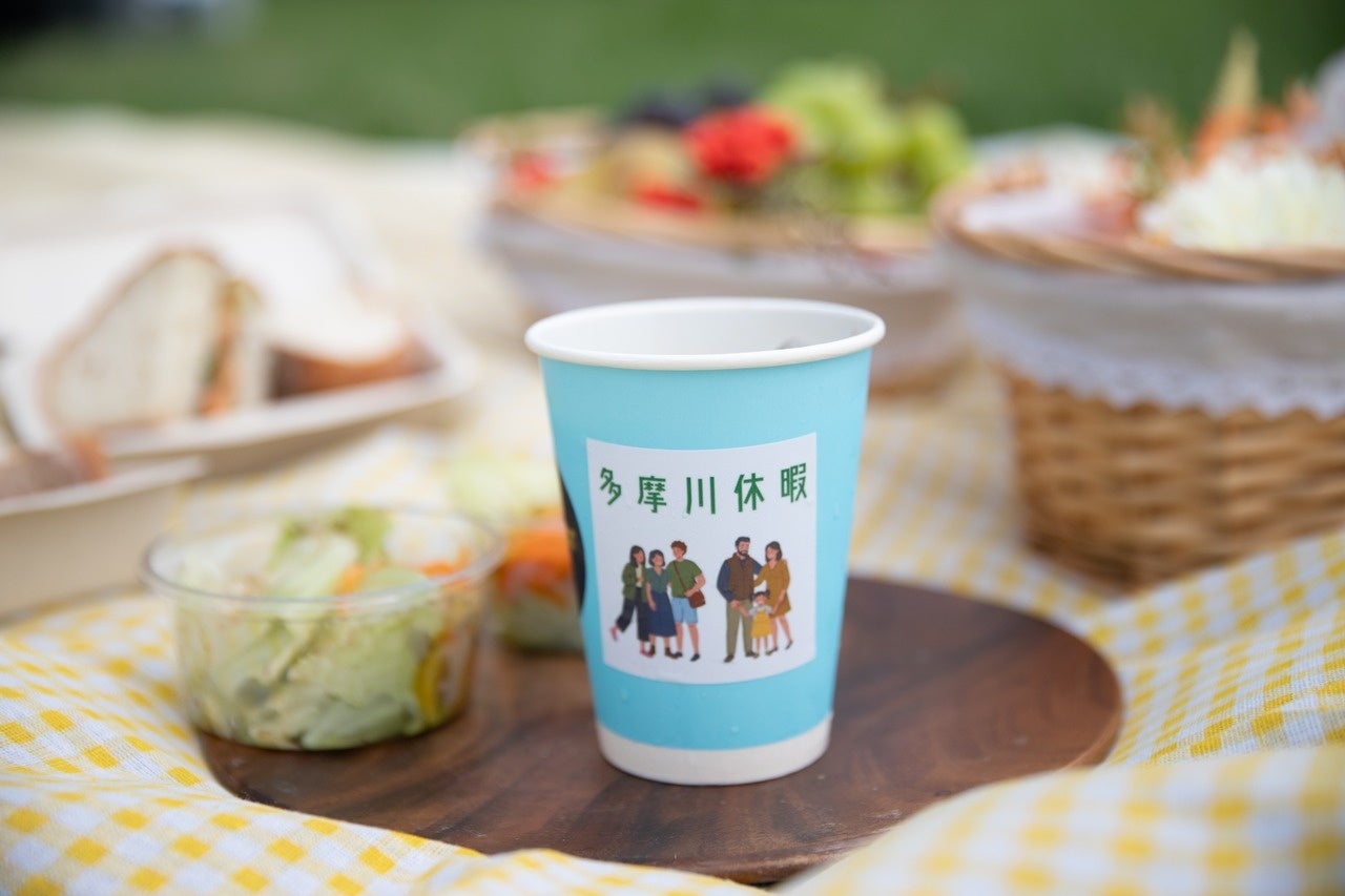 ファディー（女性専用フィットネス）多摩川河川敷のピクニックイベント「多摩川休暇」に協賛