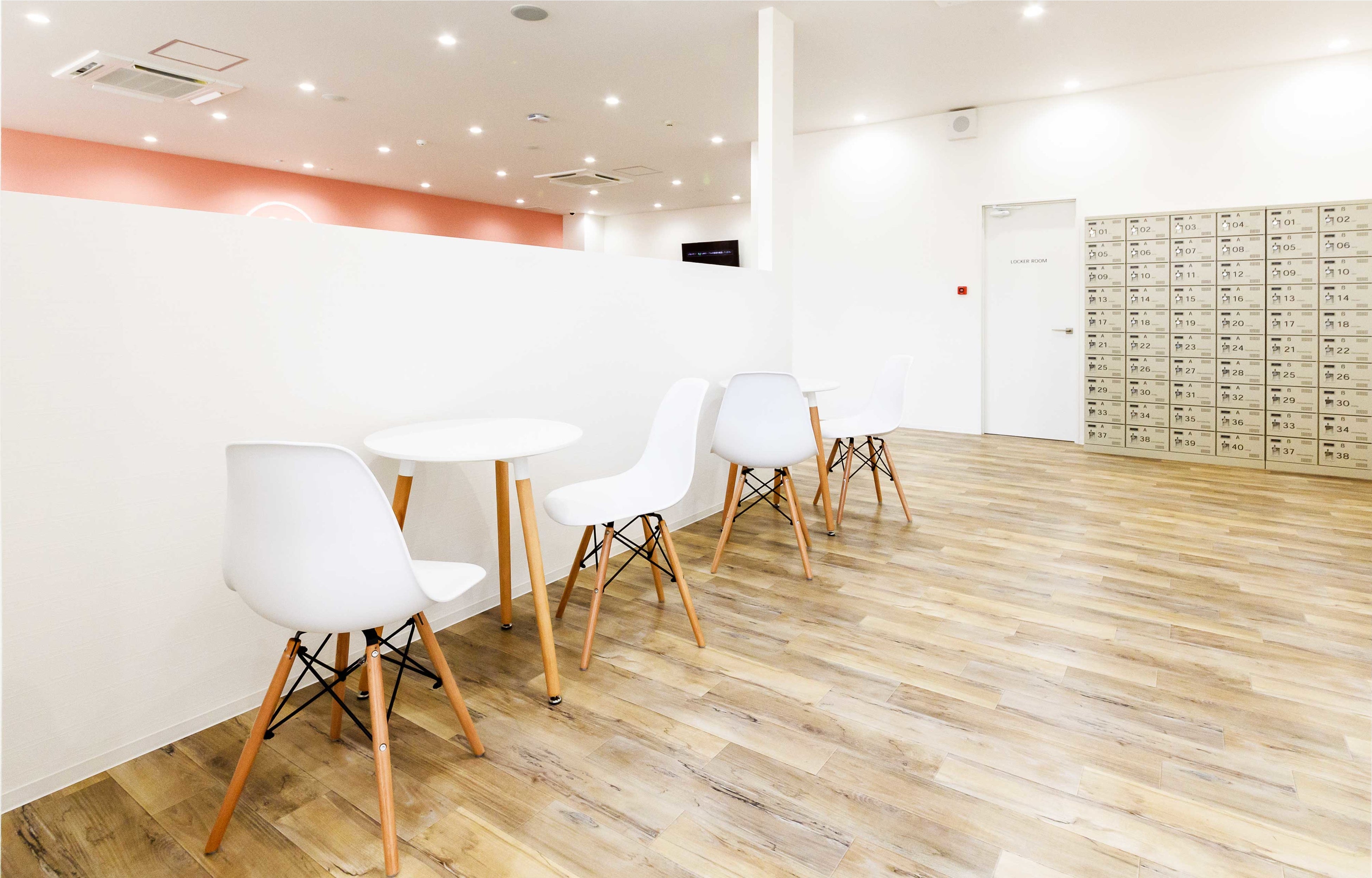 カウンセリングスペースで定期的にカウンセリングを行い、目標に合ったメニューに調整・変更いたします