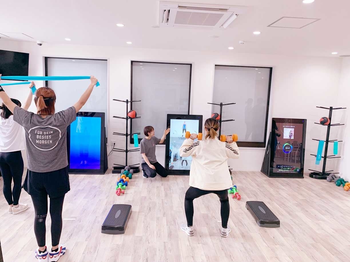 パーソナルで非接触型のAIトレーニングが受けられる安心・安全の設計。