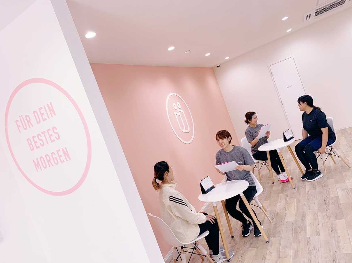 カウンセリングスペースで定期的にカウンセリングを行い、目標に合ったメニューに調整・変更いたします