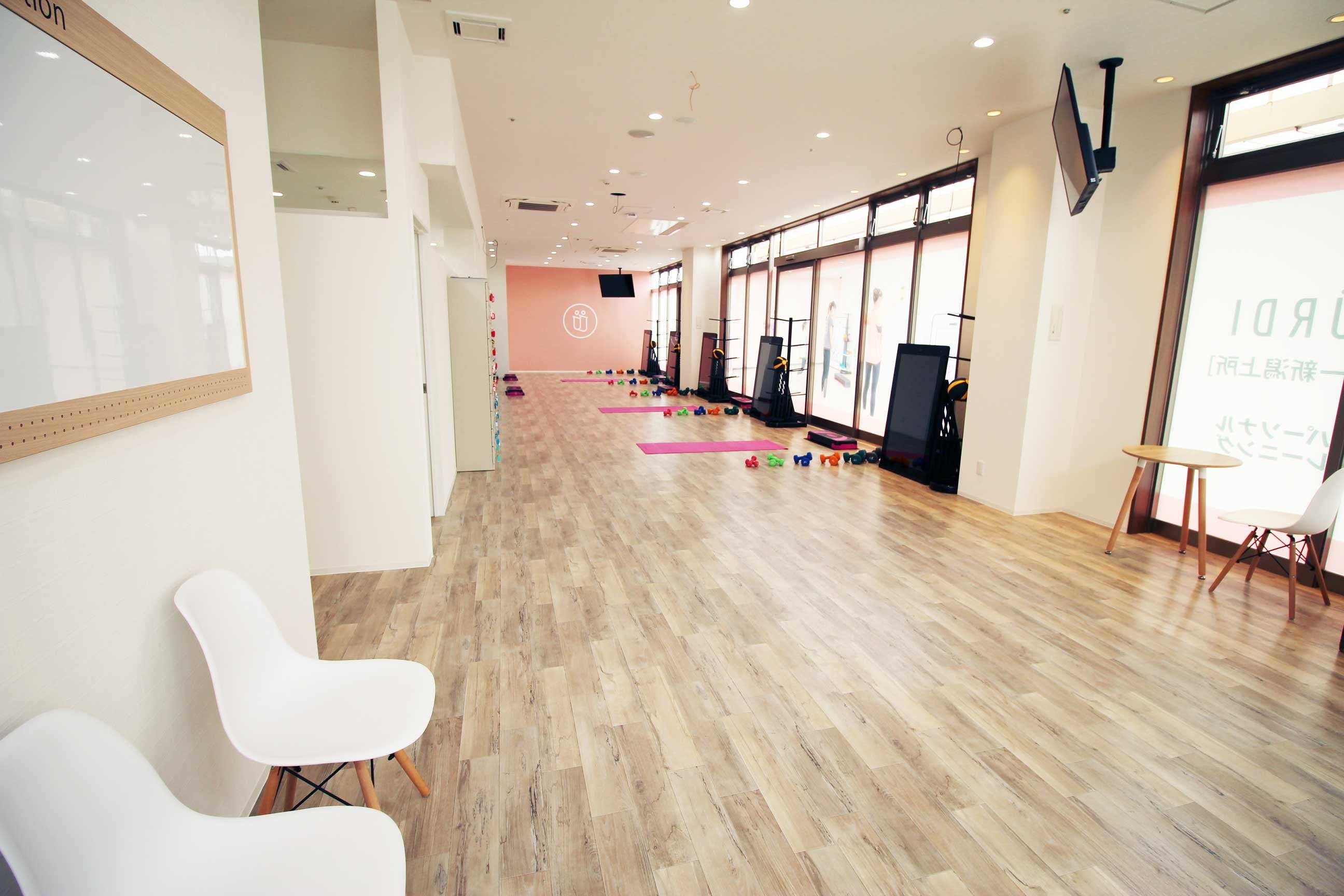 上所の線路沿い『イオンスタイル上所』敷地内に出店したファディー新潟上所店