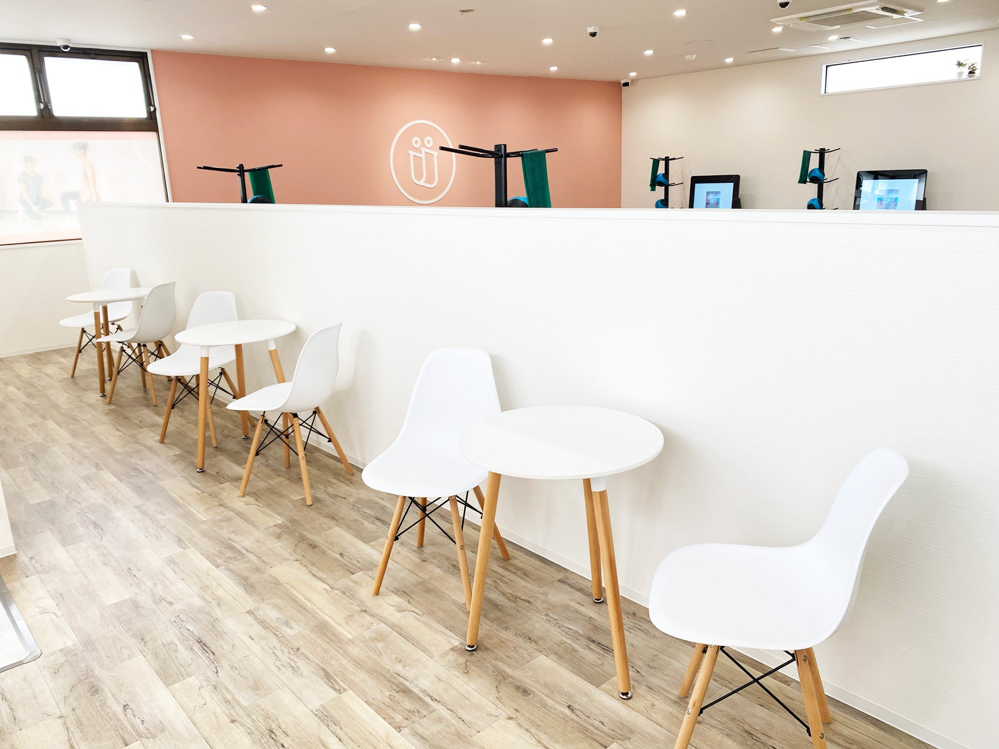 カウンセリングスペースで定期的にカウンセリングを行い、目標に合ったメニューに調整・変更いたします。