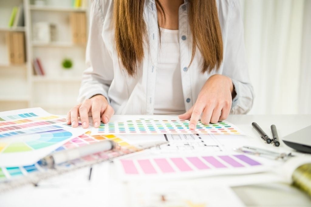 個人事業主・フリーランスの制作実績、二人三脚でのサポート体制、最短2週間で納品可能なスピード感がお客様に支持されています。