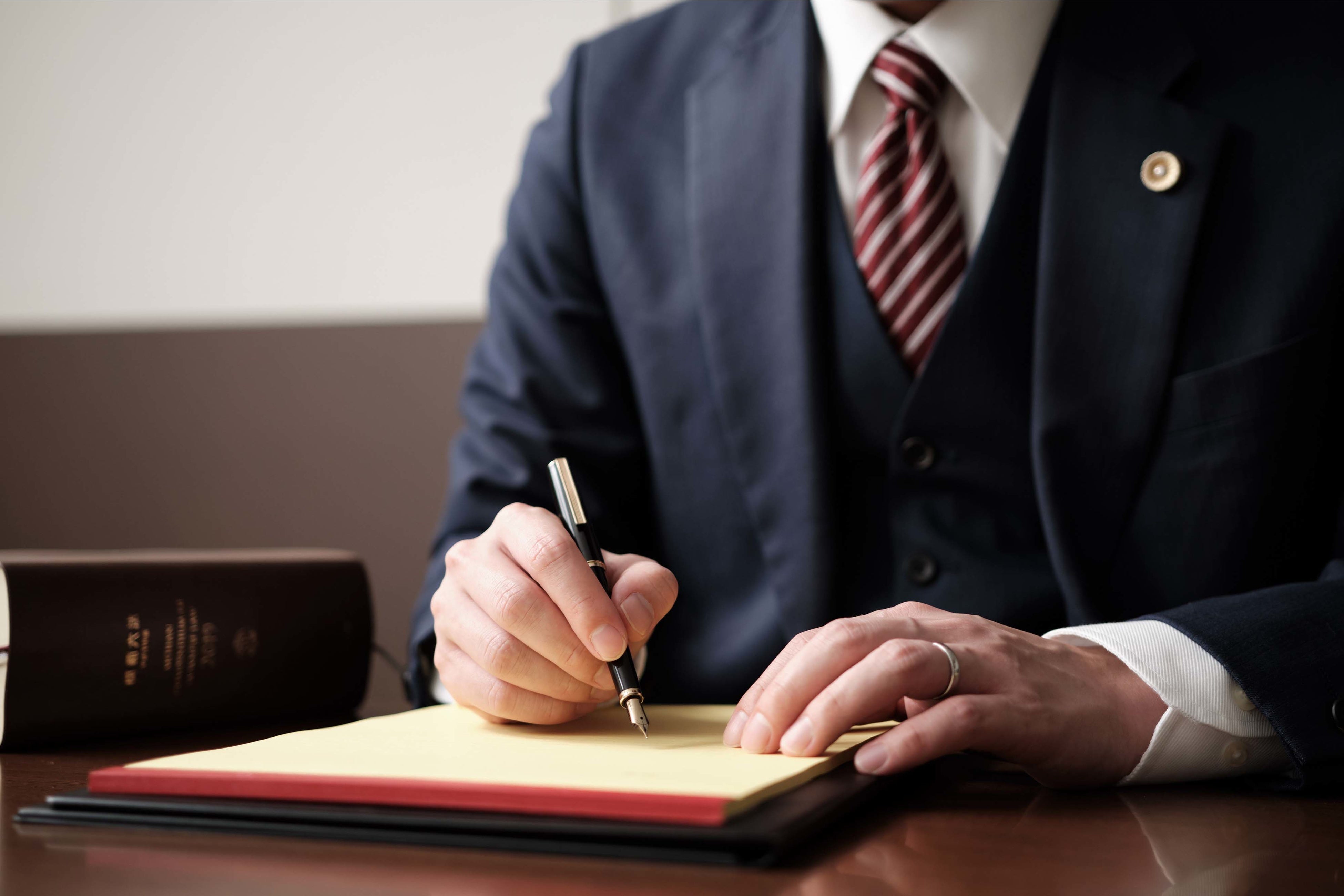 オンライン化が進み、弁護士事務所・個人事業主の弁護士が活躍の場が拡大しています。