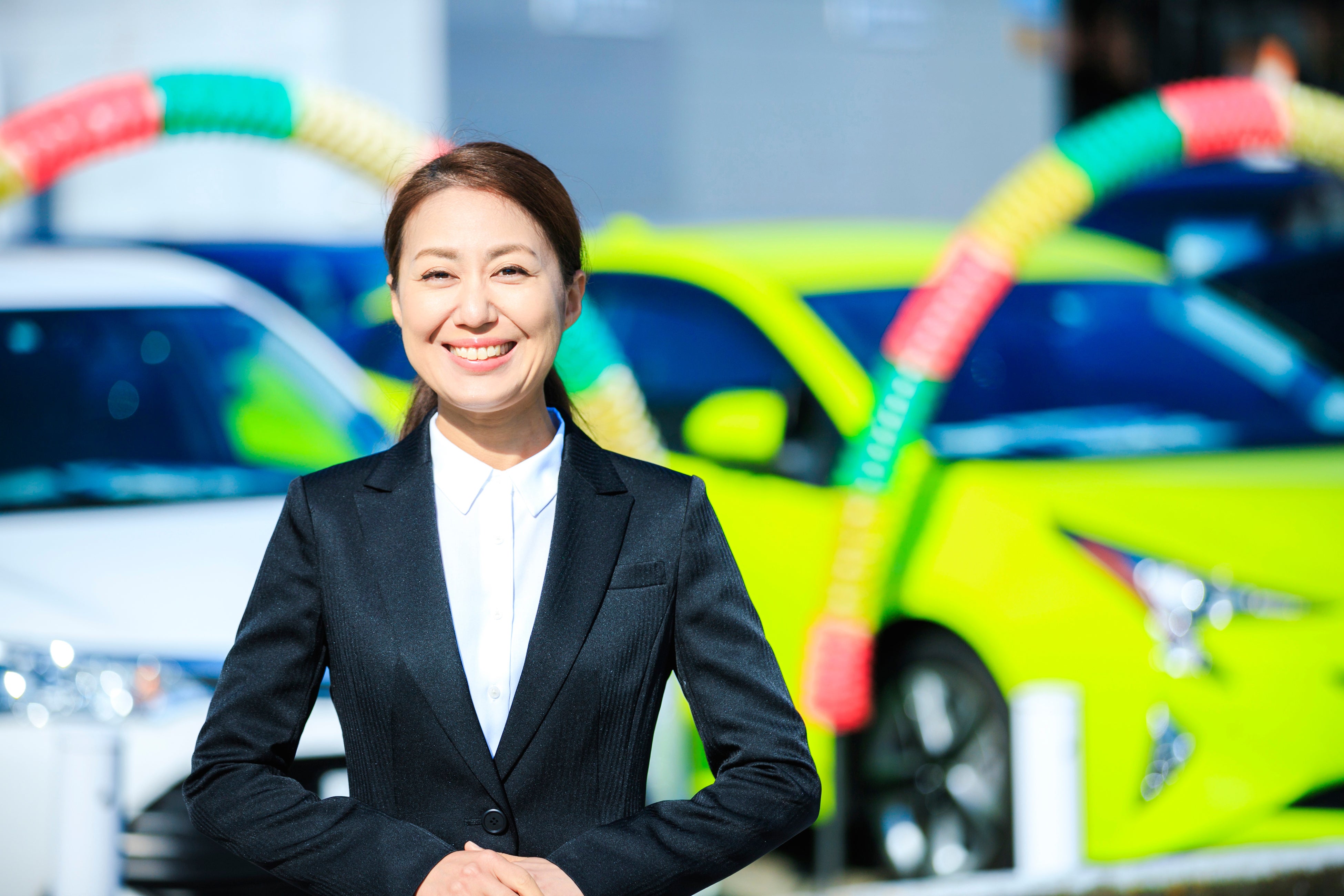 新型コロナウイルスより、中古車の需要が増加し中古車販売店が拡大しています。