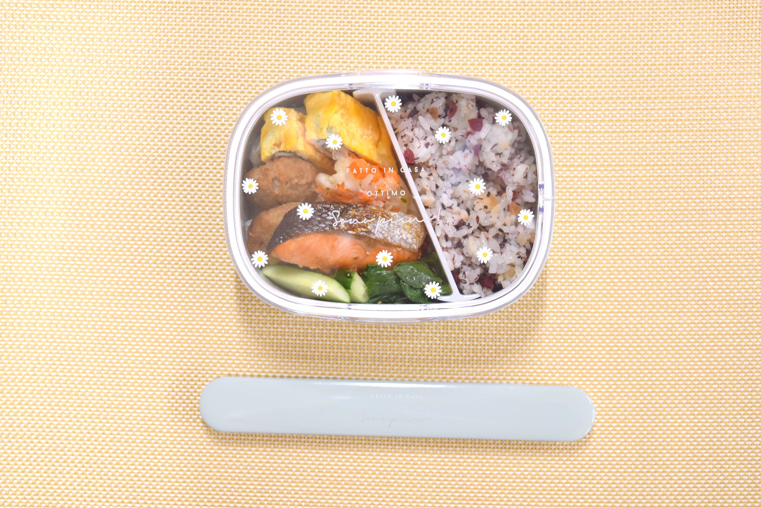 透明のフタなので中身が見えます