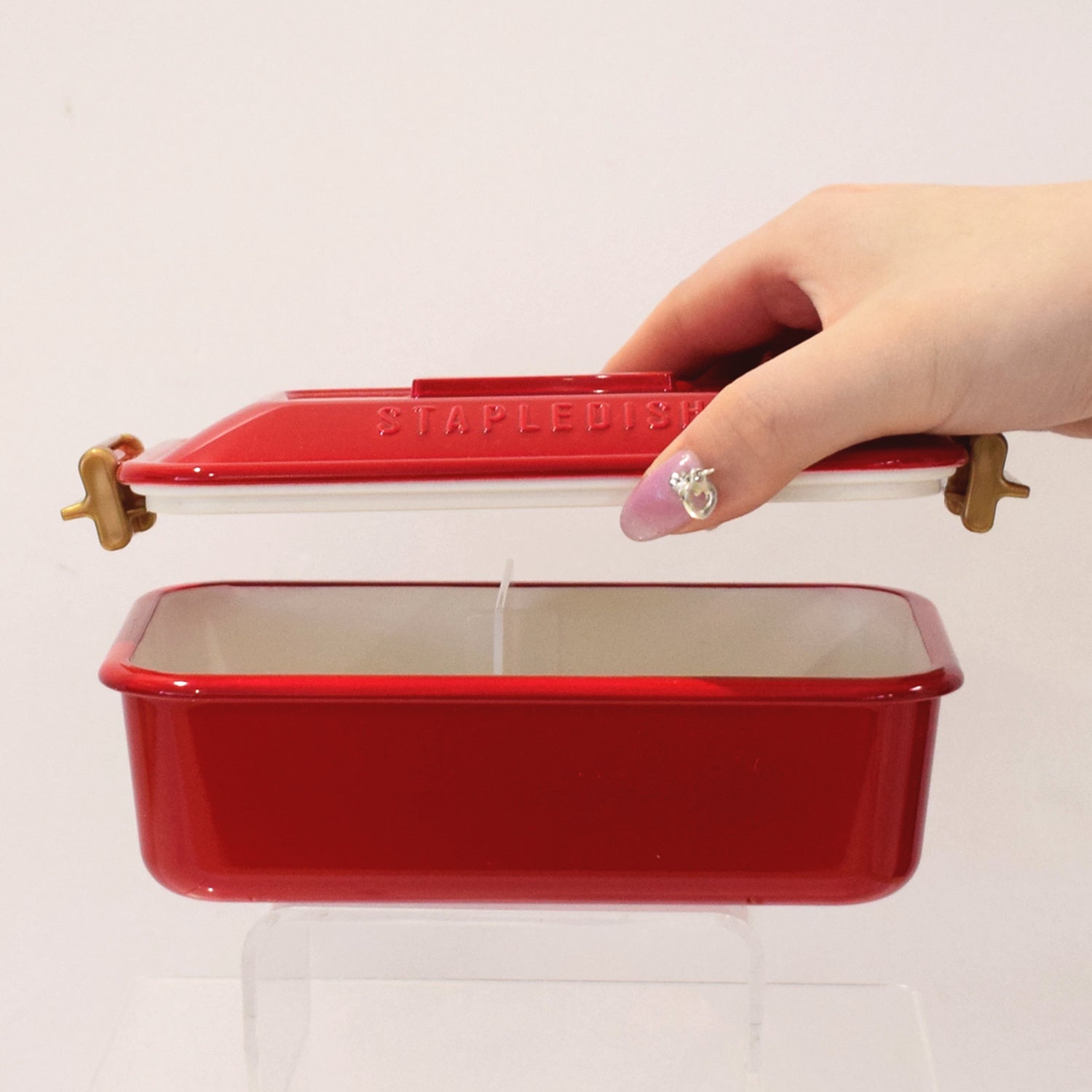 フタはドーム型で量の調節がしやすい