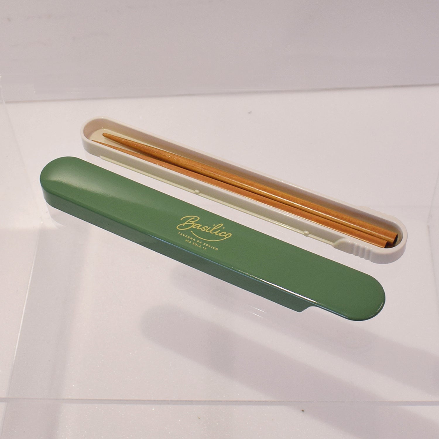 ケースの原料に植物由来のバイオマス原料を使用