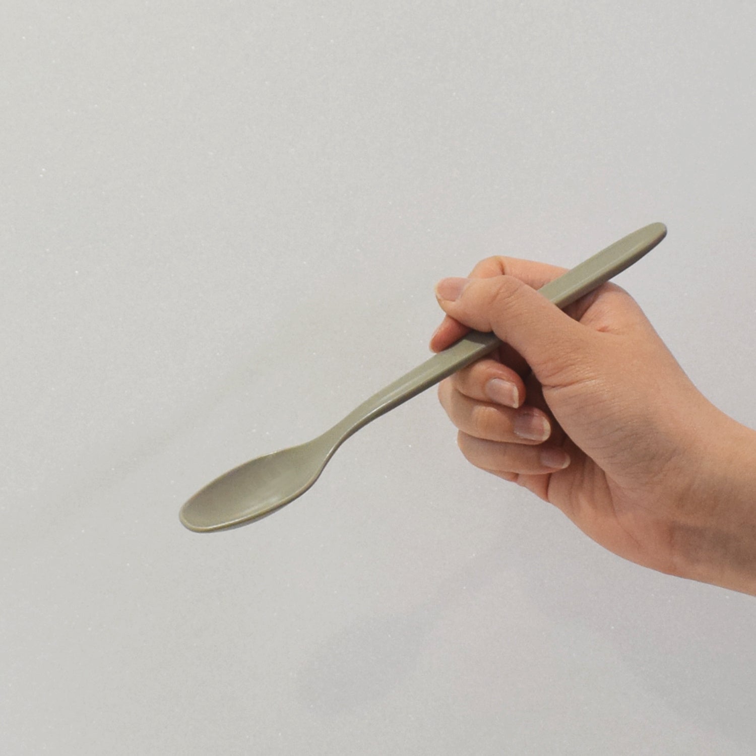 スプーン全長19.5cm、抗菌加工されています