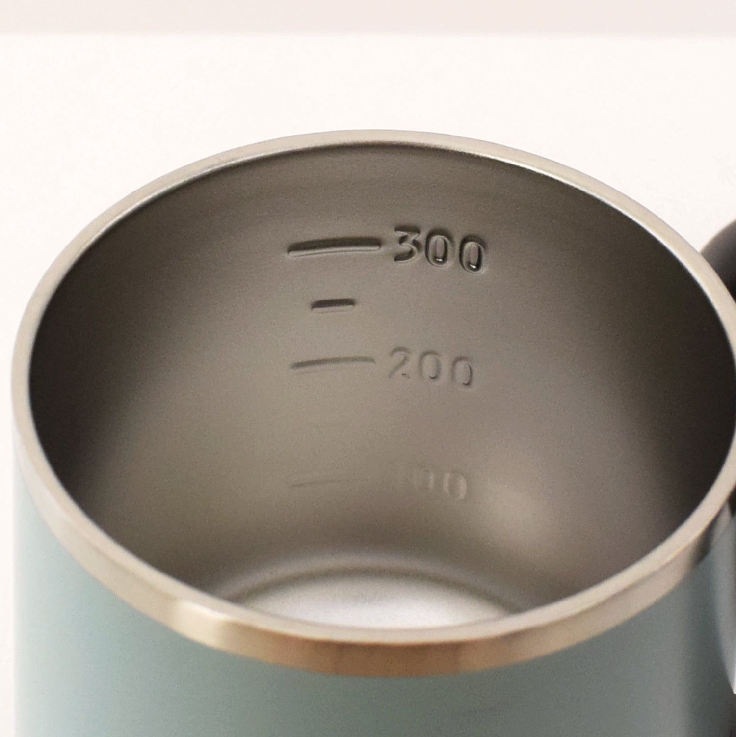 内側に水量、湯量の目安となる目盛り付