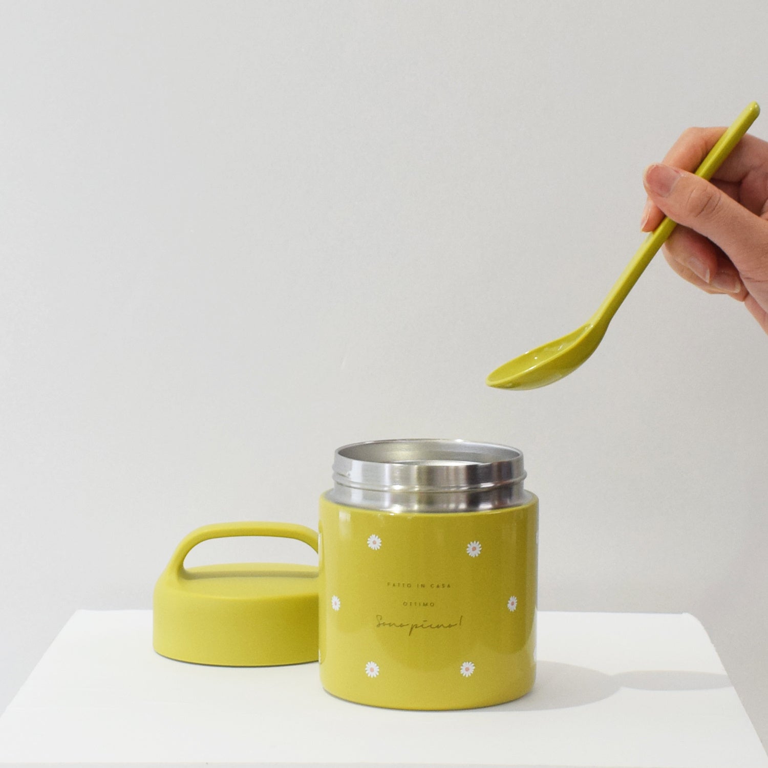 口は広い設計です。