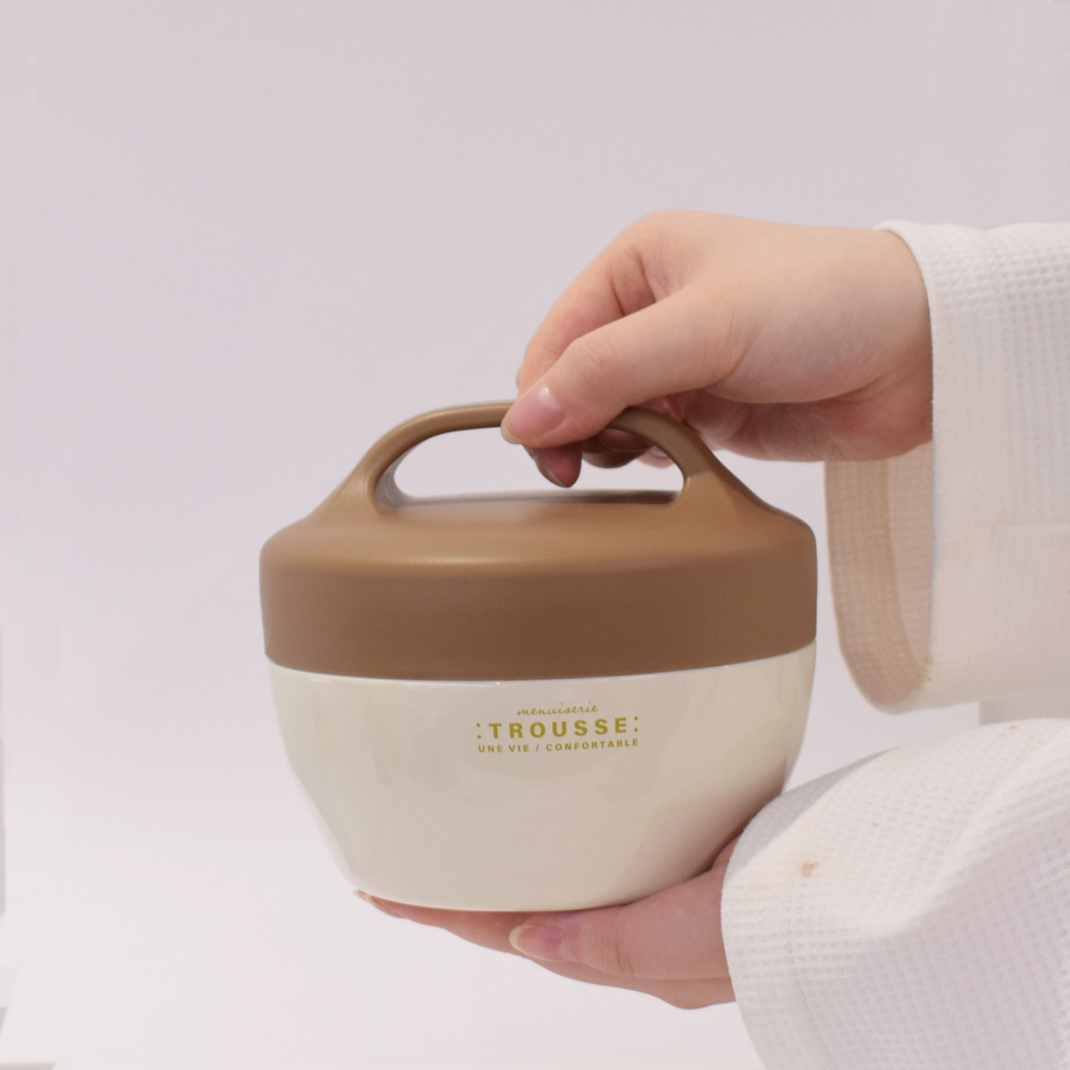 開けやすいハンドル付き