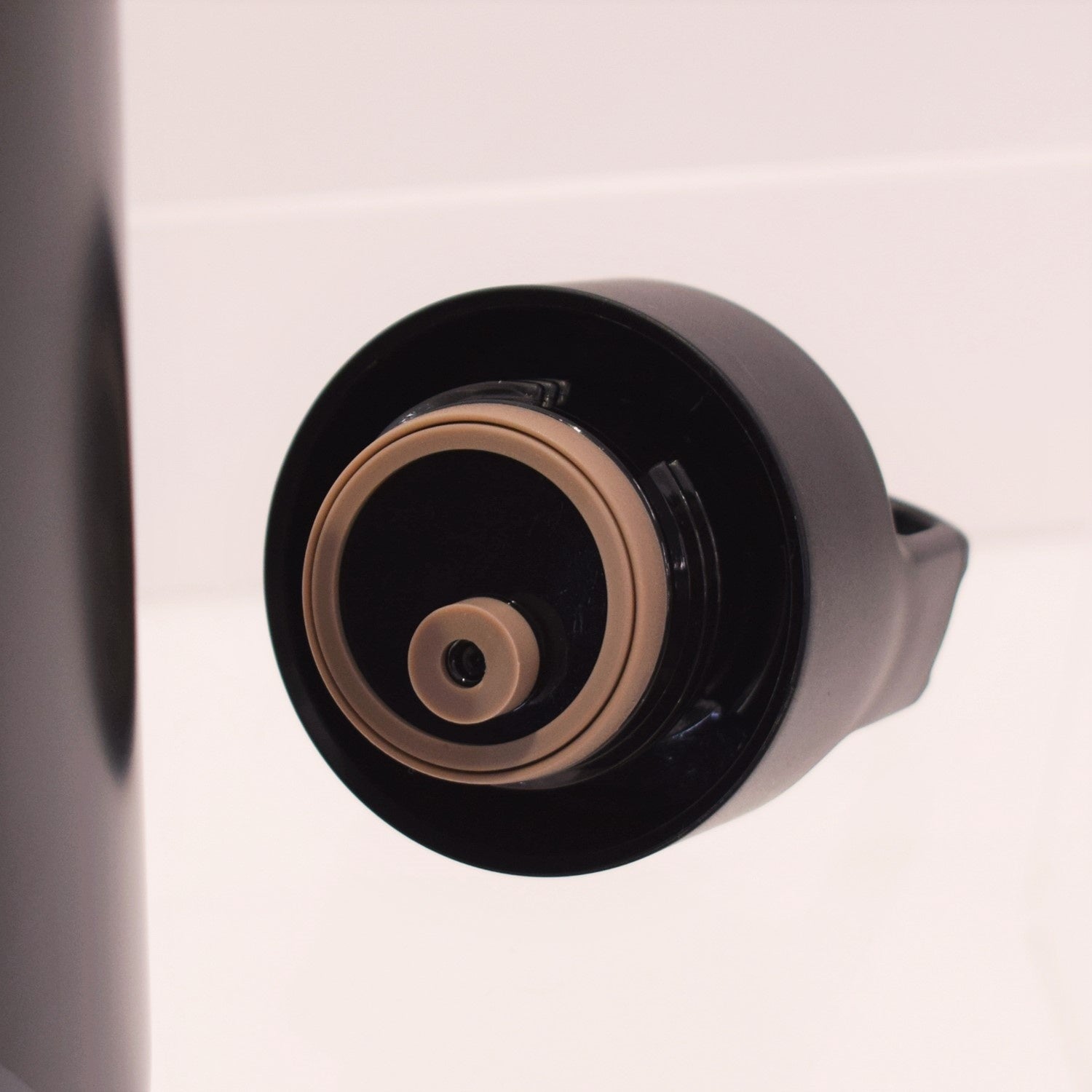 フタに付いているガスが抜けるバルブ