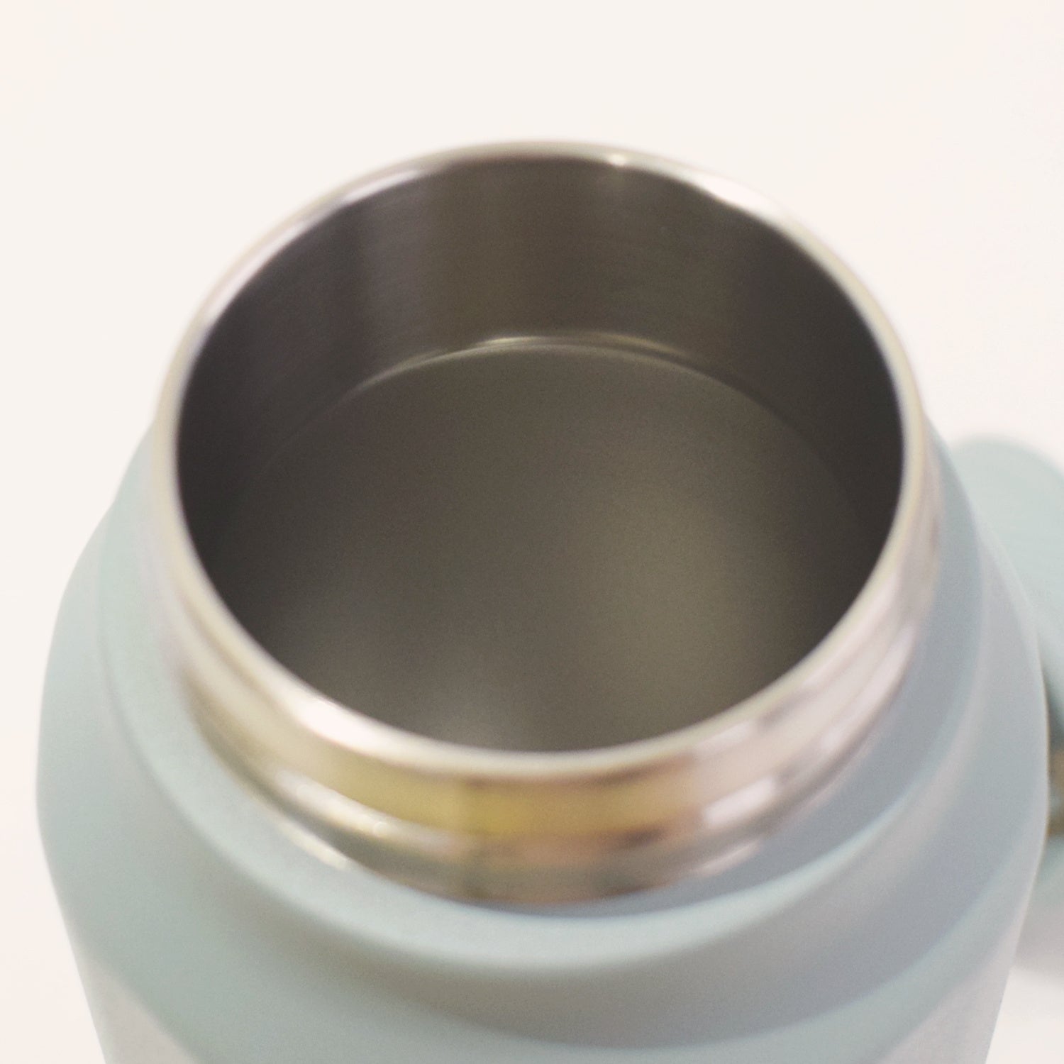 真空二重構造のステンレスマグボトル