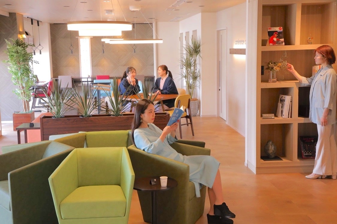 離れ棟の「Second Lobby 書ヲ読ム旅人」