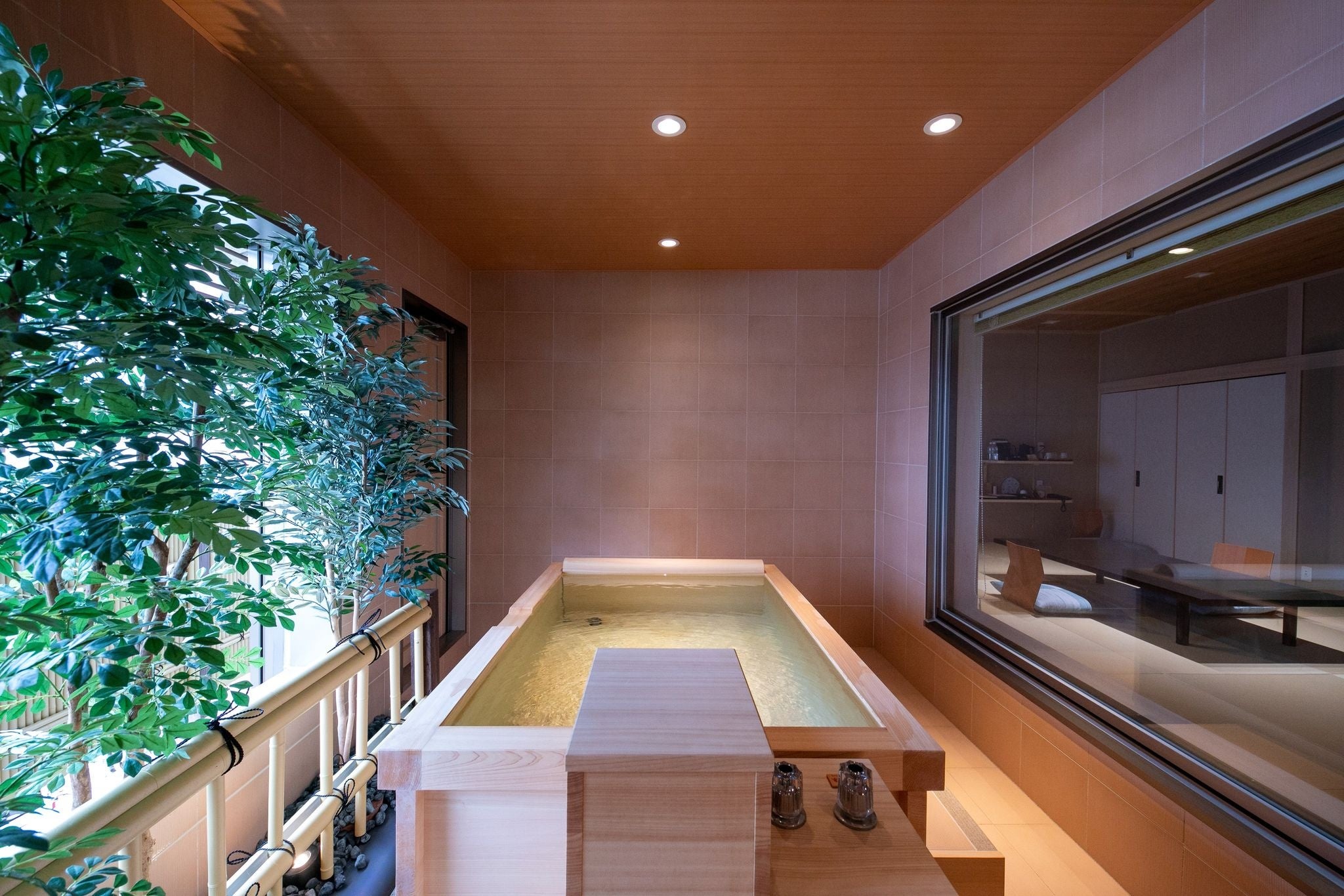 客室の室内露天風呂