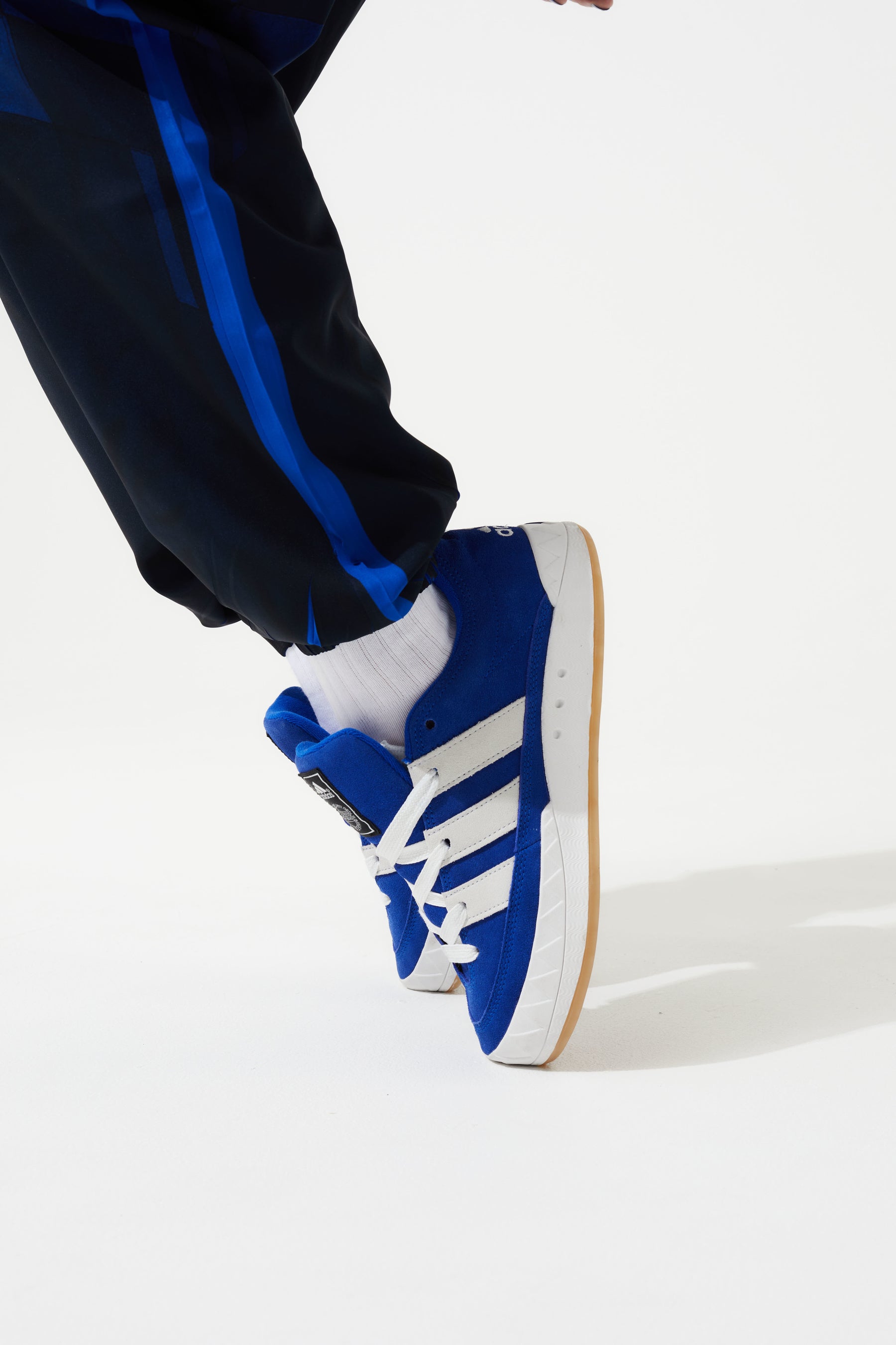 atmosのシンボルカラーを纏った「adidas Originals ADIMATIC