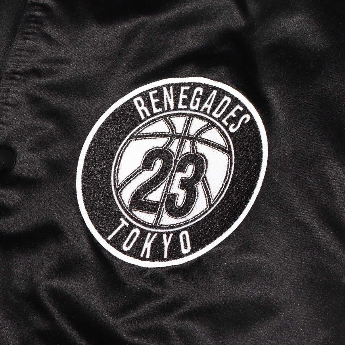Mitchell & Nessとのコラボレーションアウター「Mitchell & Ness