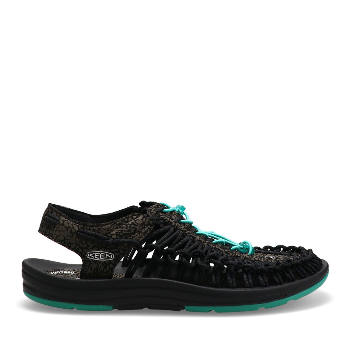 それぞれ個性的なカラーを纏ったKEEN UNEEK コラボレーション
