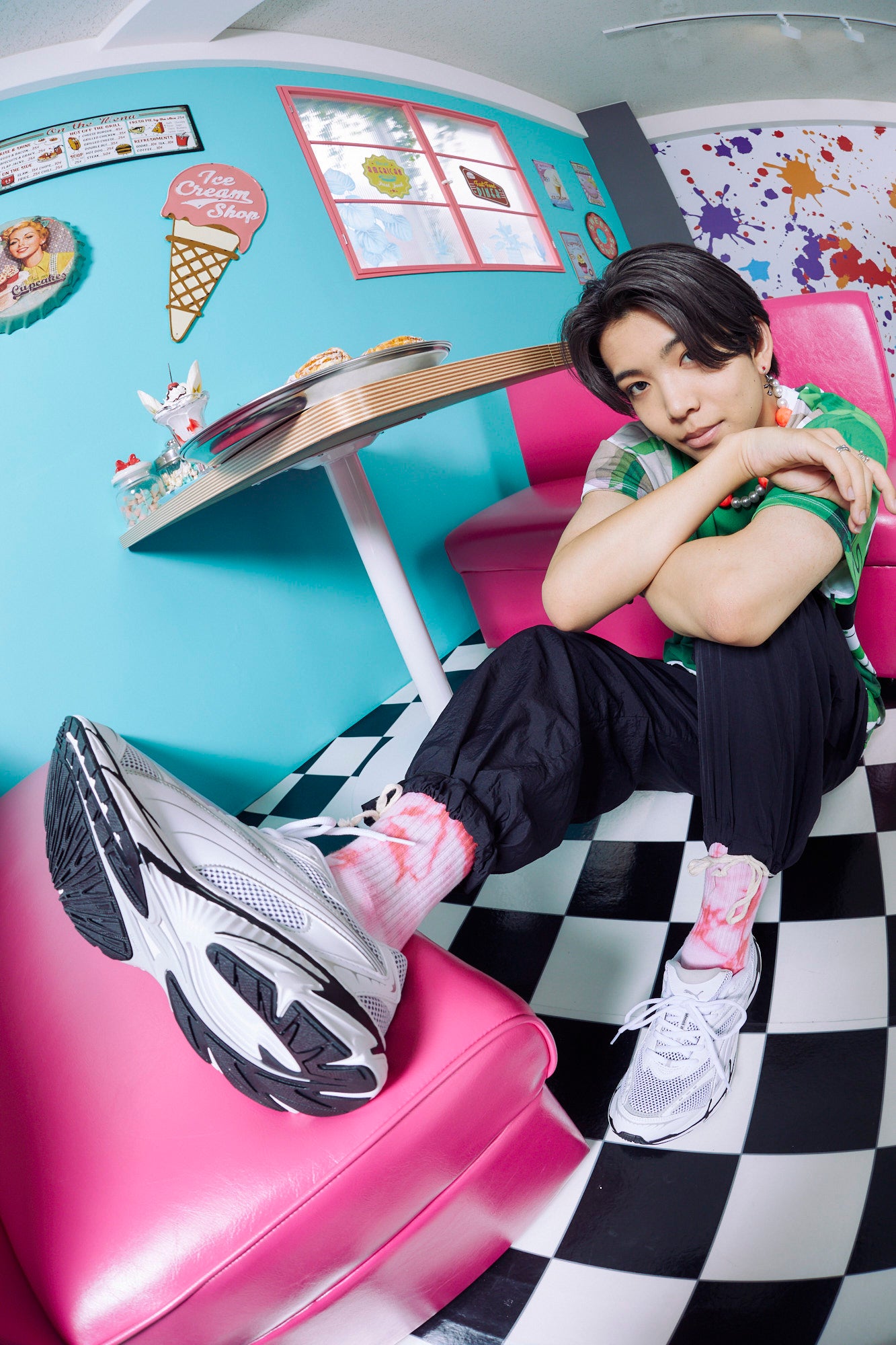 2000年代のハイテクランニングシューズにインスパイアされたPUMA