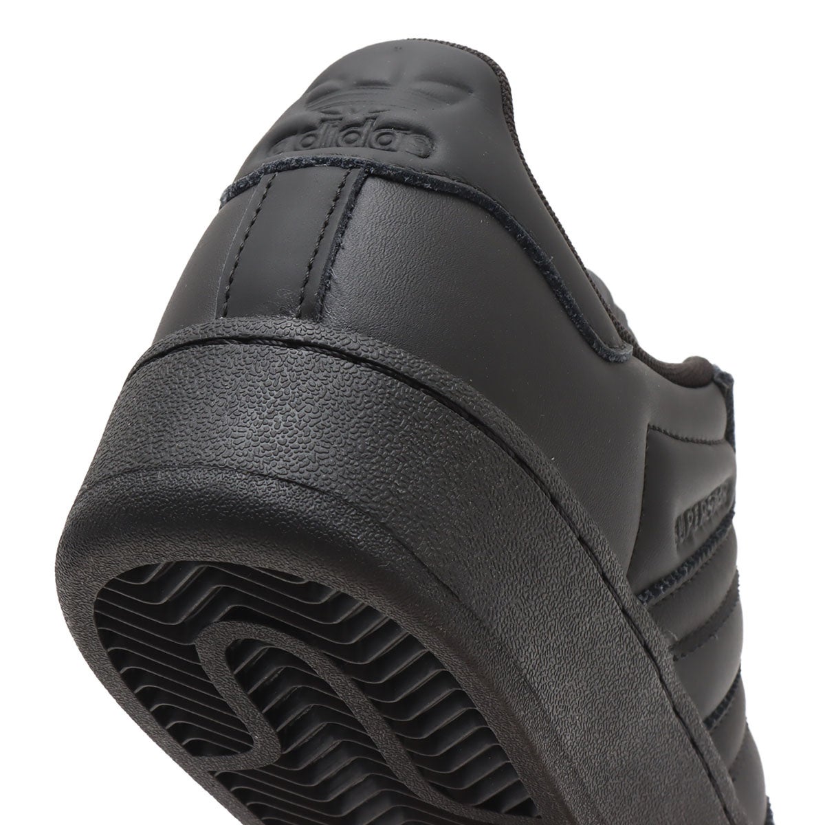 新しい時代のために新たなadidas Originalsのアイコニック