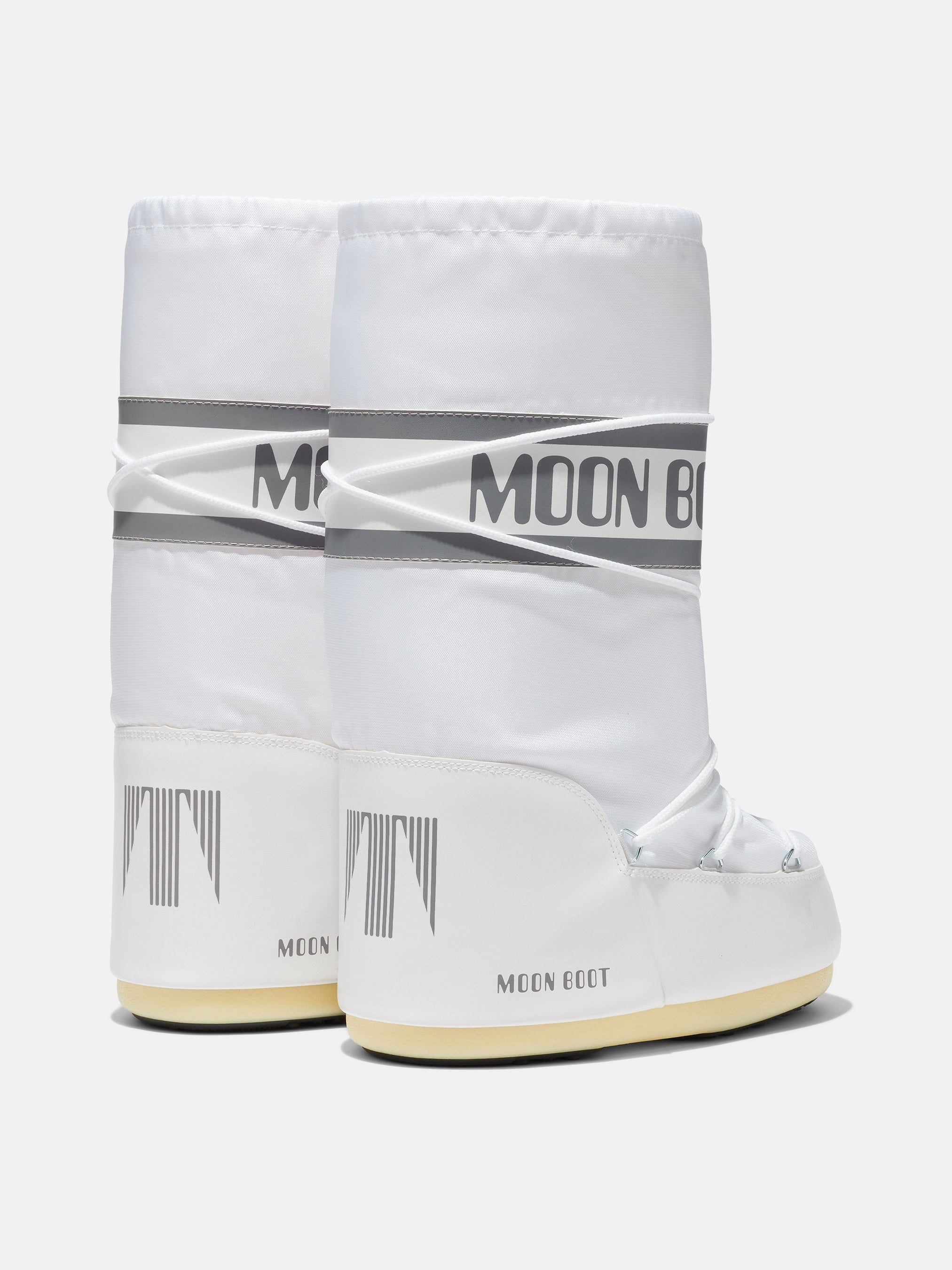 【adidas】x Moon Boot コラボ ロゴ パデッドブーツ adidas x Moon Boot Moonboost Low Black Sneakers | Moon Boot®