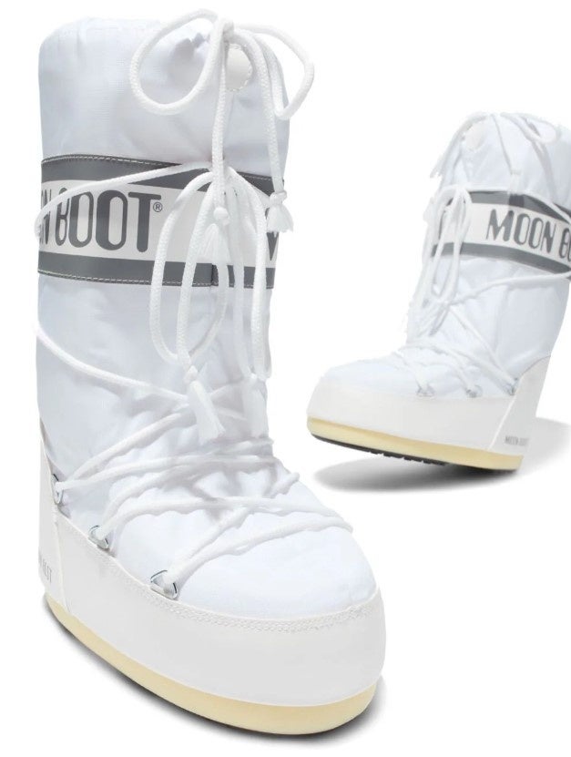 MOON BOOT アイコン ロ クリッタ レスアッフ フツ 【関税込】 宇宙飛行士の服装から着想されたユニークなシルエットが話題の