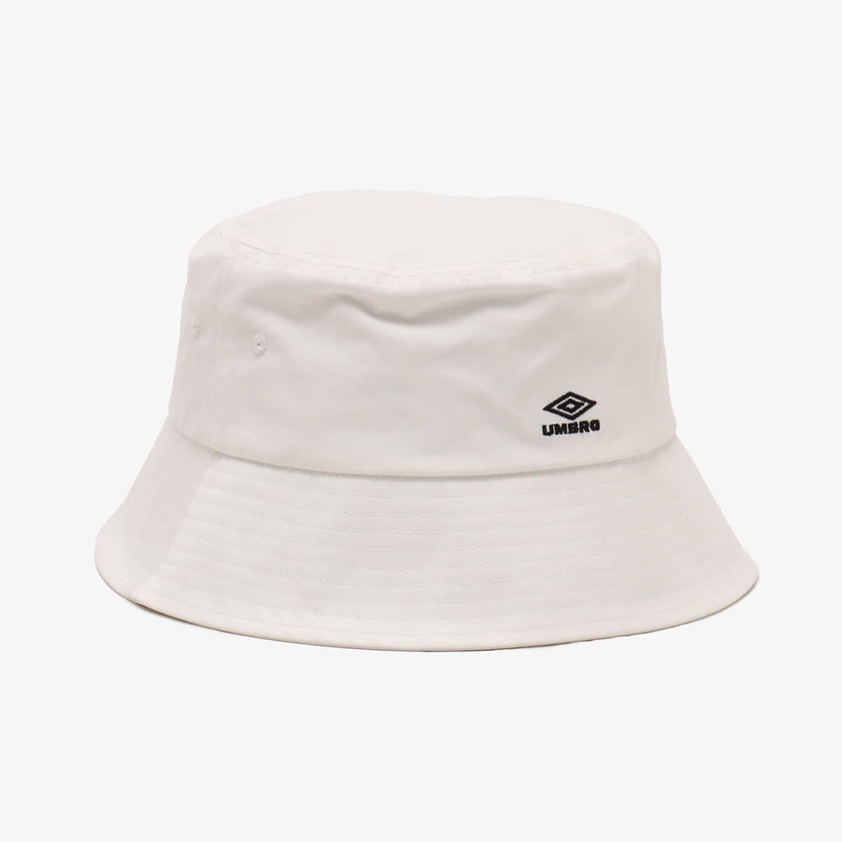 UMBRO” と“atmos Apparel” の90年代ストリートファッションを