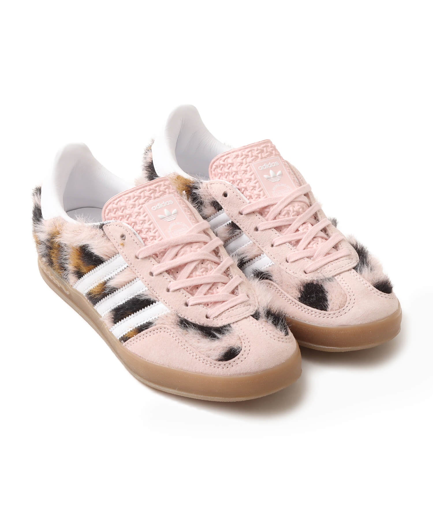 atmos pink」と「adidas Originals」の最新コラボレーション