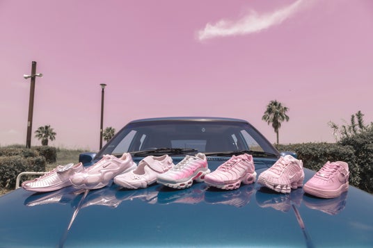 atmos pinkが“PINK”をテーマにセレクトした『PINK PACK』を発売原宿店にて発売を記念した限定ローンチイベントを開催 atmos pinkが“PINK”をテーマにセレクトした『PINK PACK』を発売原宿店にて発売を記念した限定ローンチイベントを開催