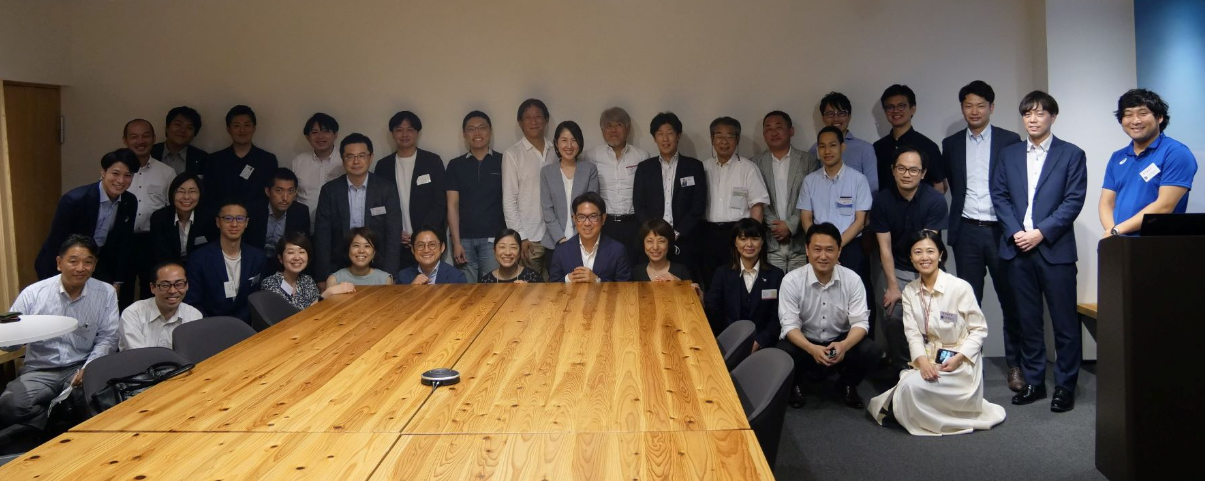 会場開催では、懇親会を通して、遺贈寄付を学びたいと 意欲を持つ受講生と交流ができる