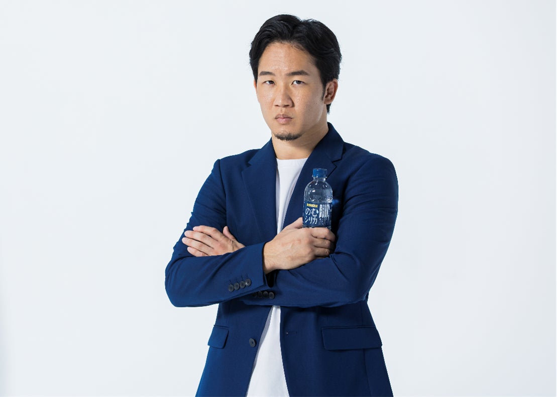 今月末大試合を控えた総合格闘家・朝倉未来さんを起用した「のむ 今月末大試合を控えた総合格闘家・朝倉未来さんを起用した「のむ