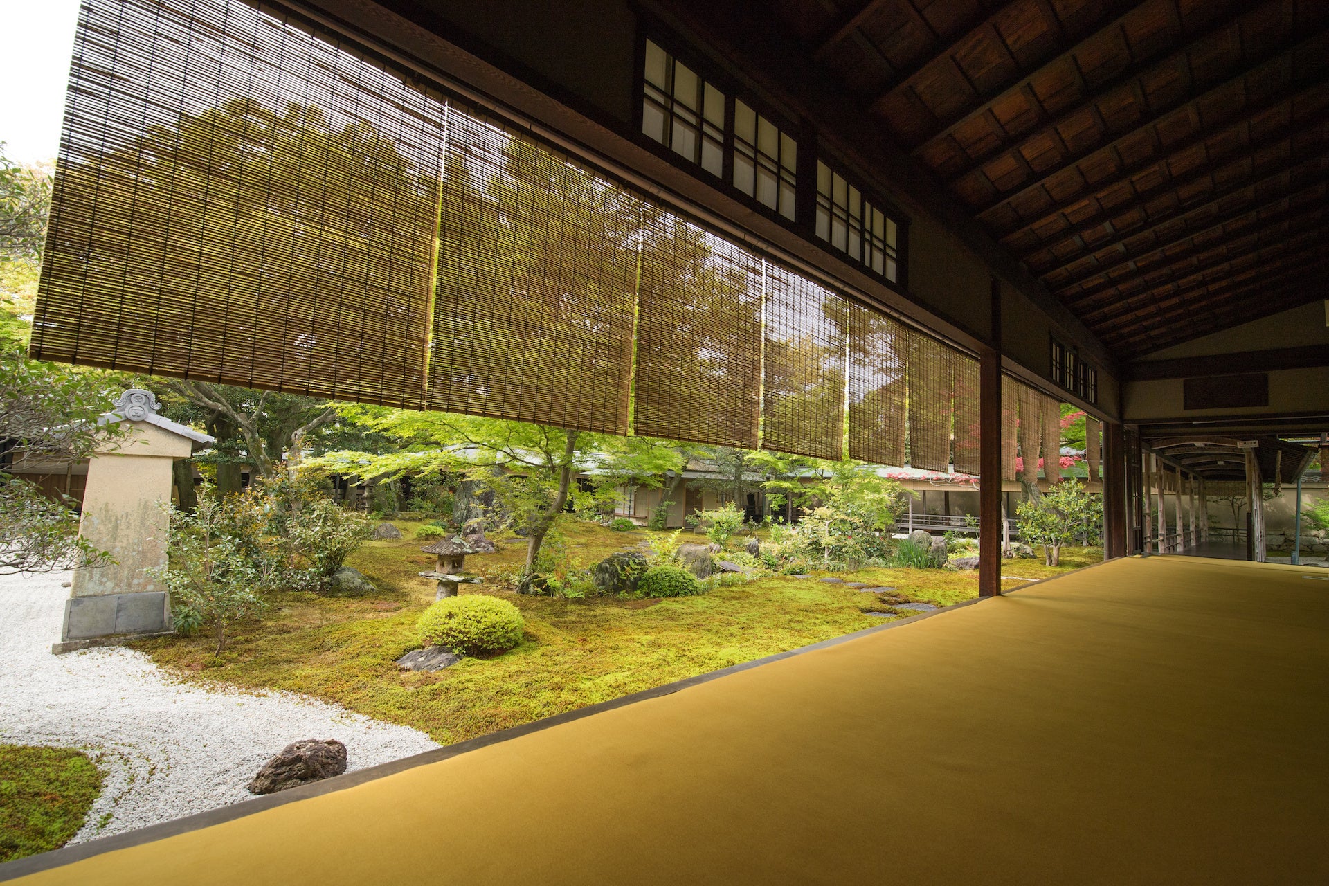 千利休作庭と伝わる「直中庭」