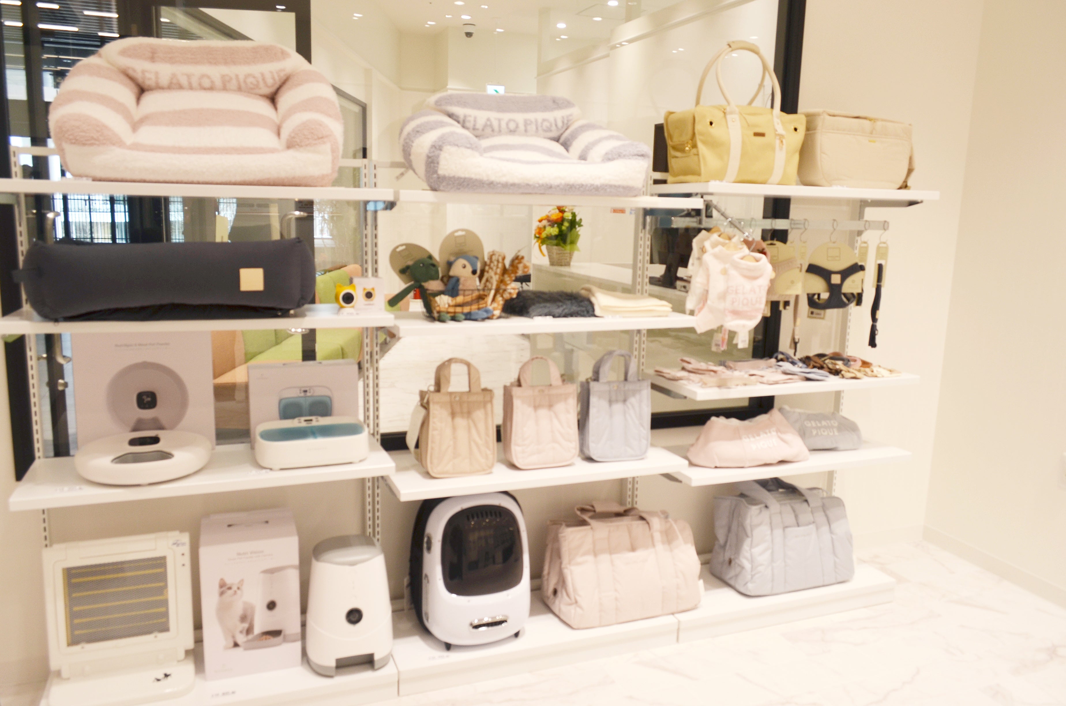 晴海店　物販スペース