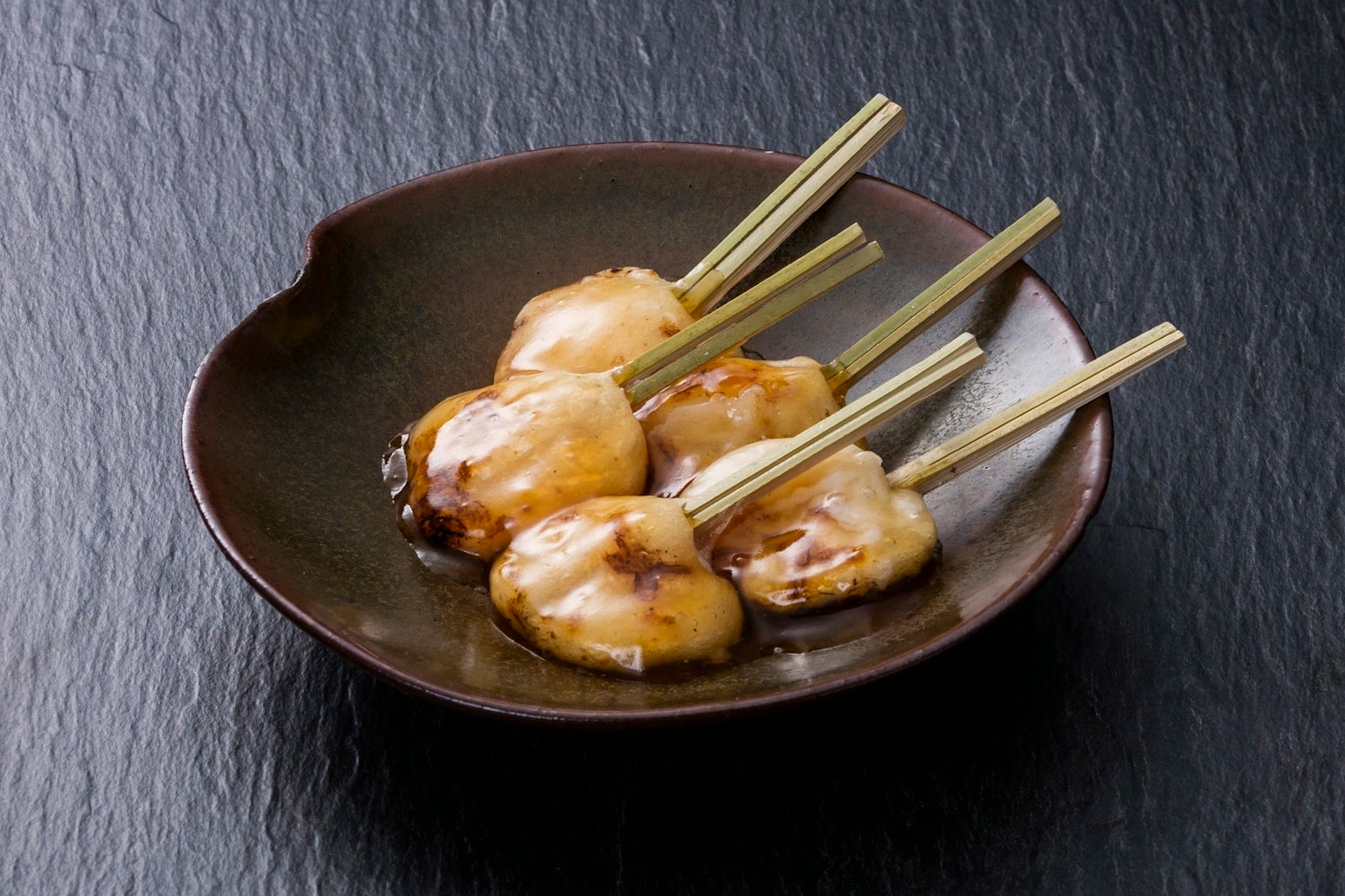 カラフルな民芸品ランキング1位は、鹿児島県の「薩摩切子」 | 株式会社