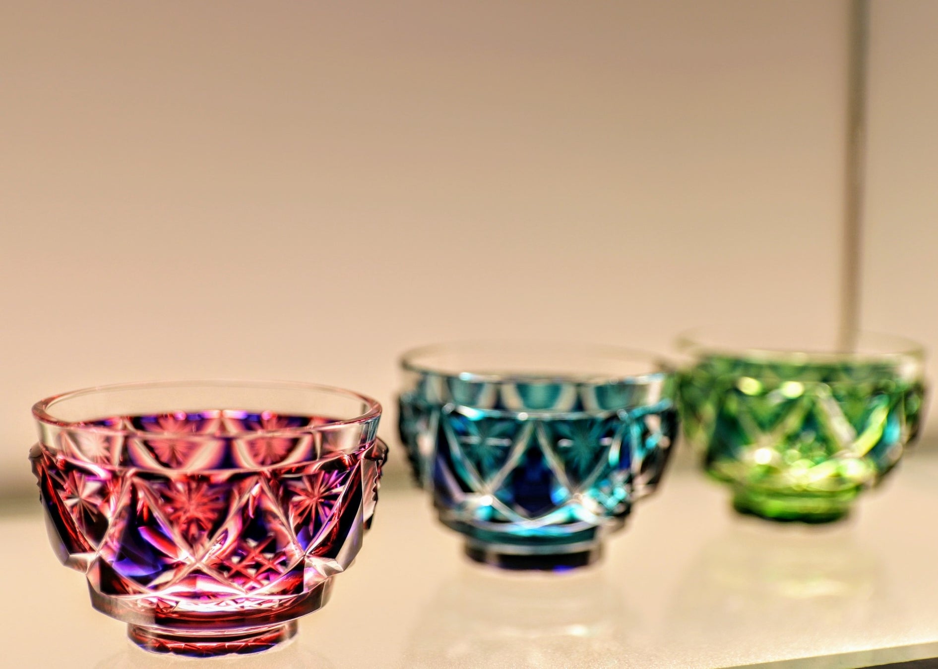 (写真:薩摩切子/提供:鹿児島県)