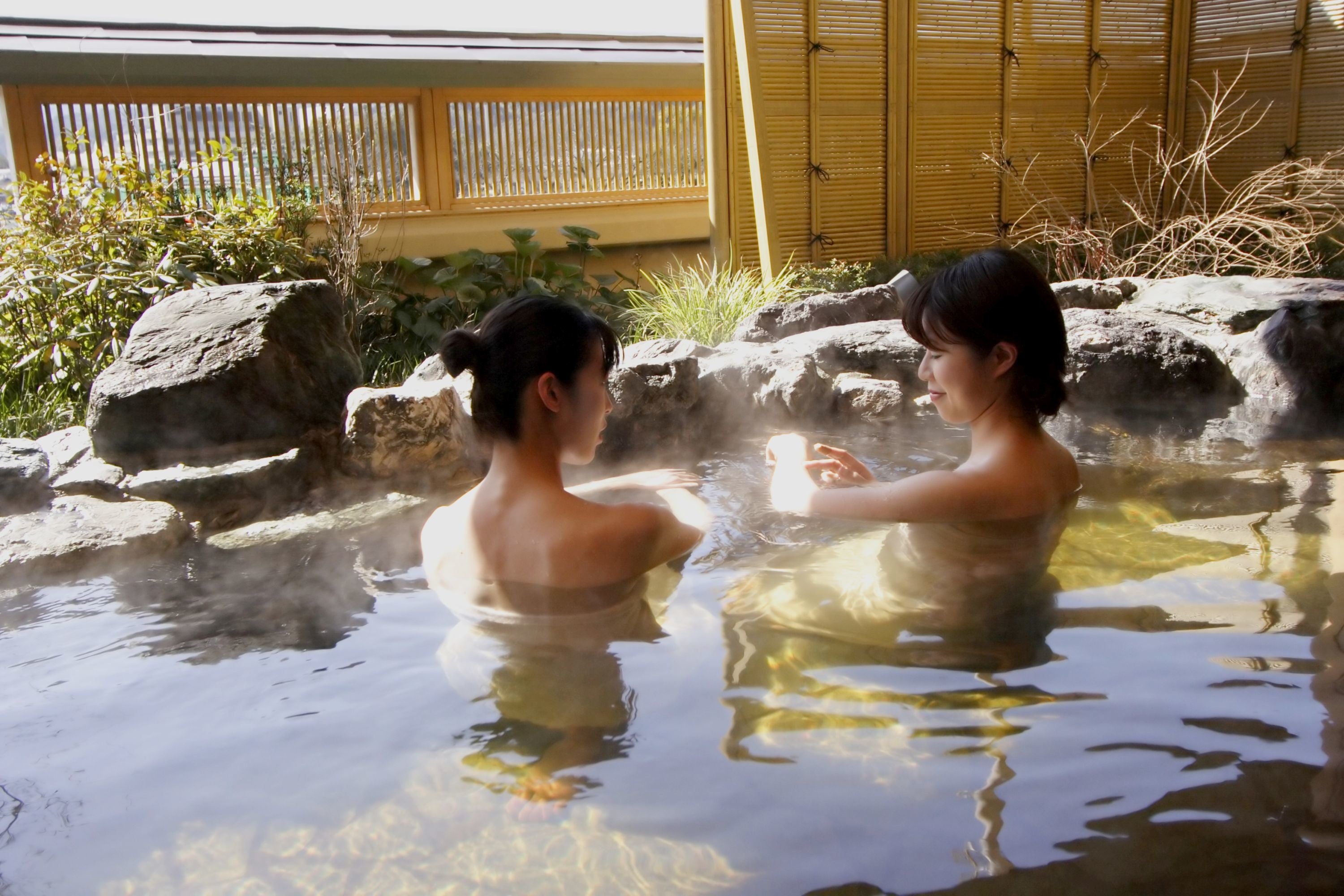 （写真：温泉／提供：人吉市 商工観光課）