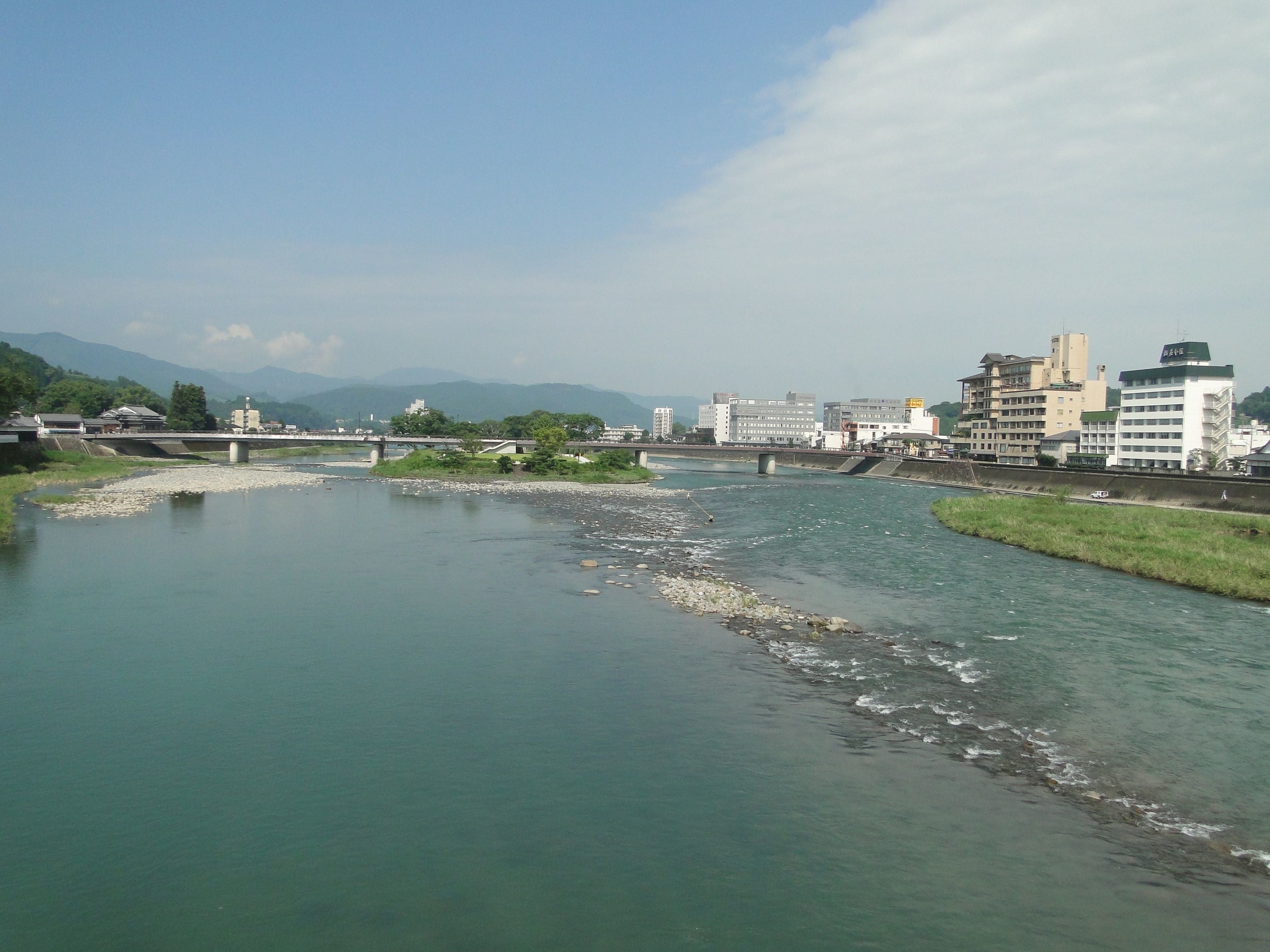 （写真：球磨川／提供：人吉市 商工観光課）