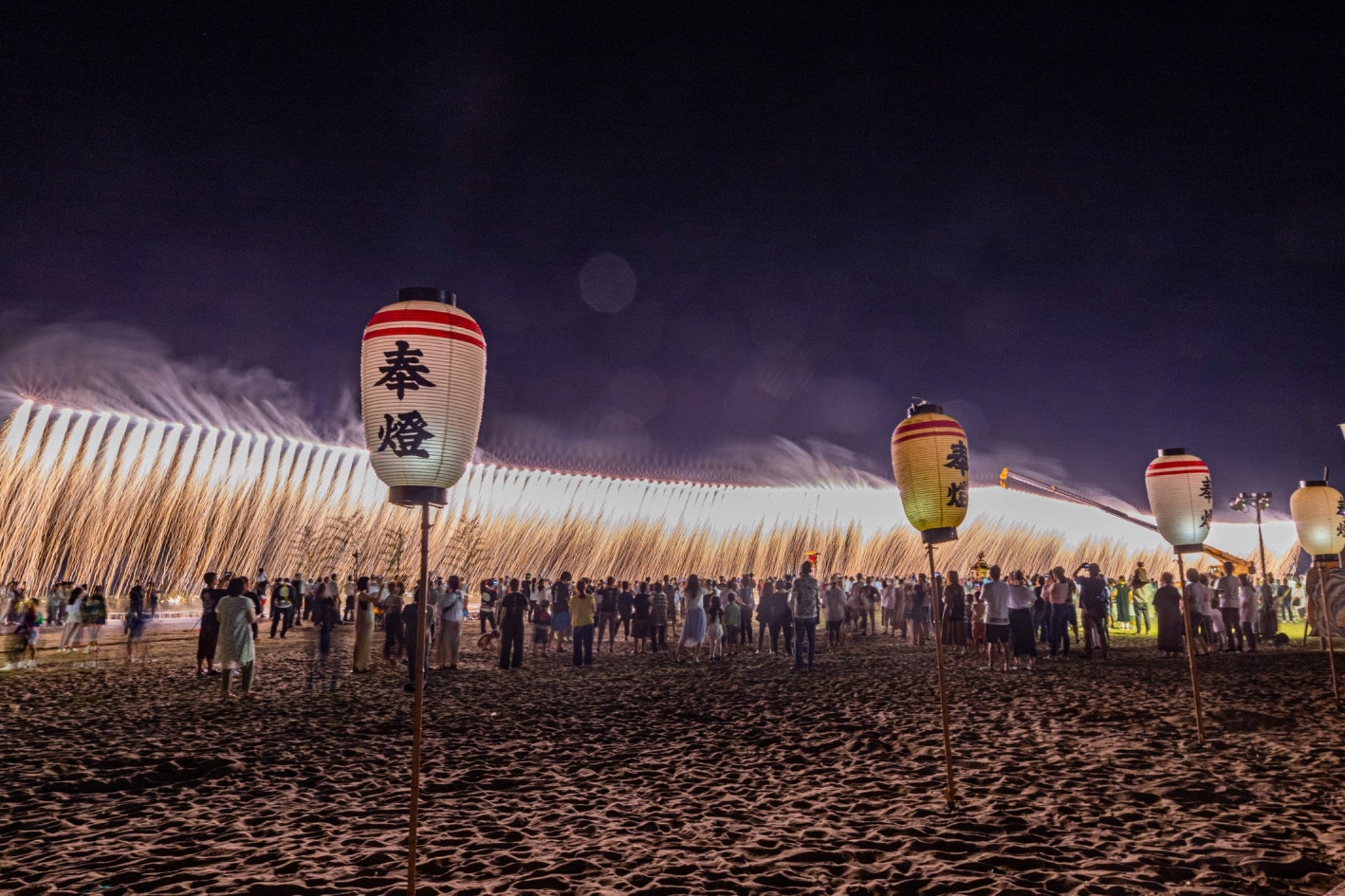 写真：千里浜祈願祭 ナイアガラの滝／提供：羽咋市 産業建設部 商工観光課