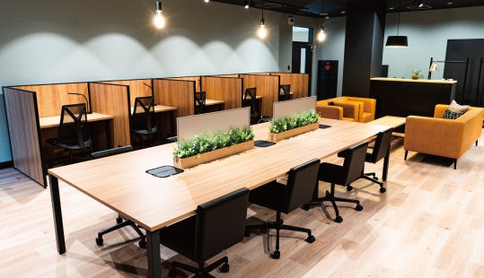 コワーキング利用のwood（木）